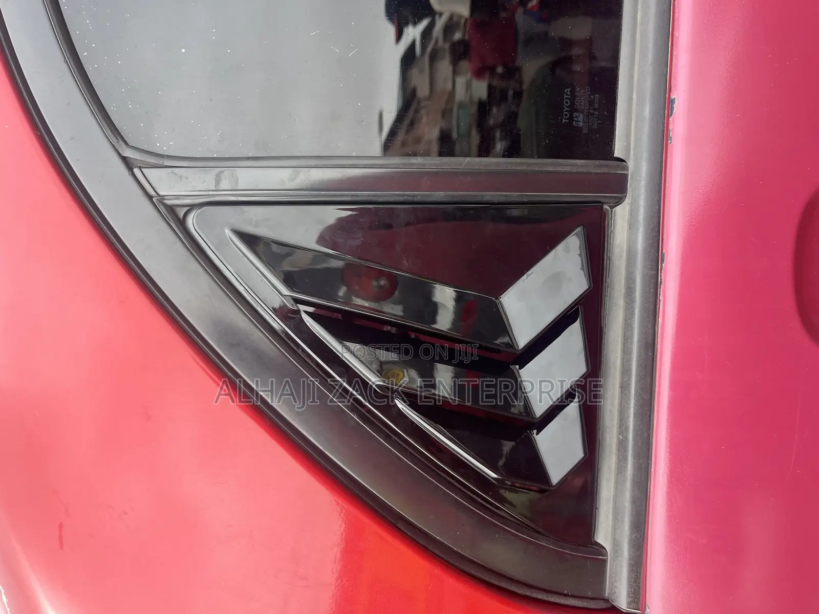 Toyota Corolla Side Glass Vent