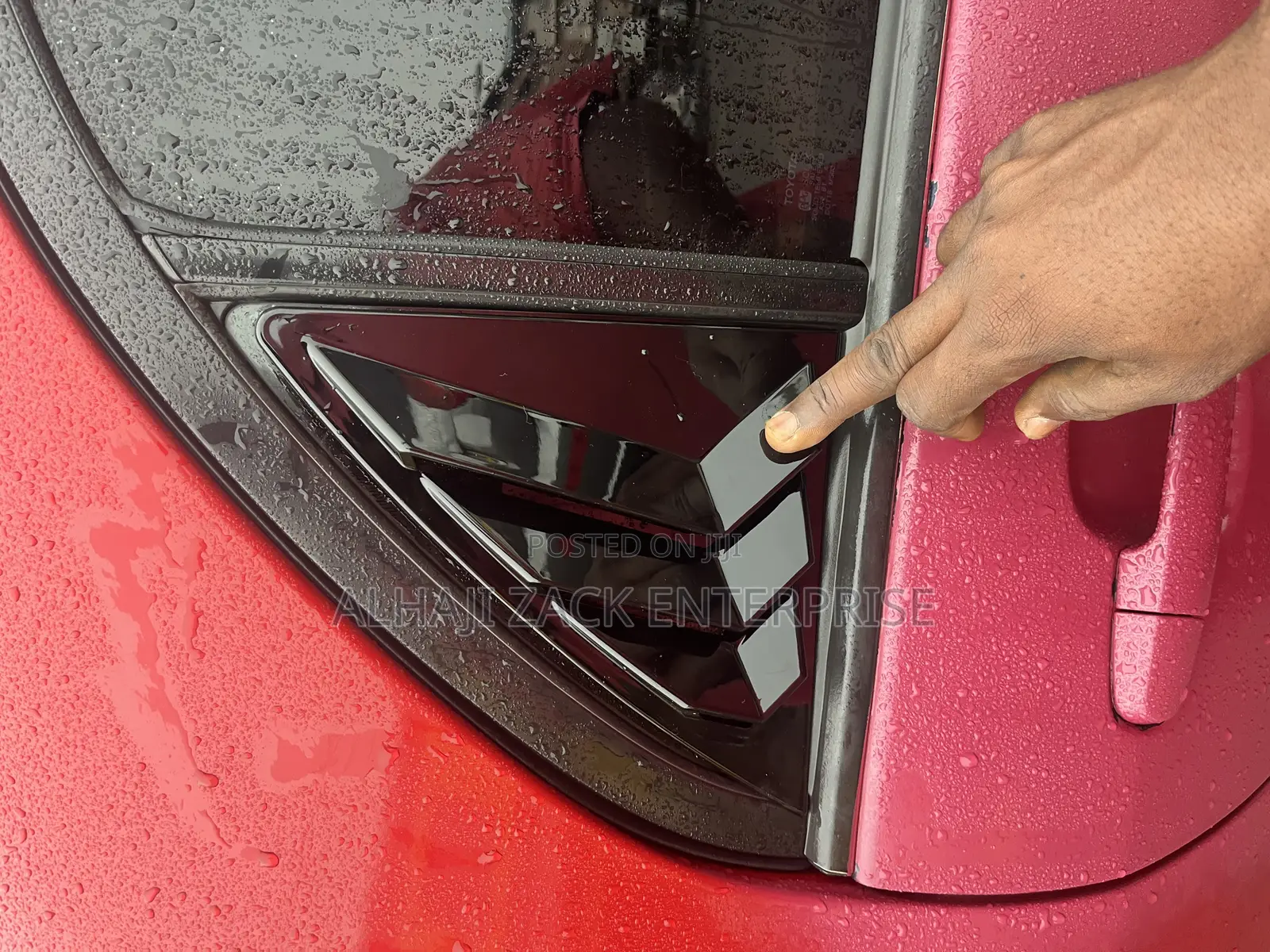 Toyota Corolla Side Glass Vent