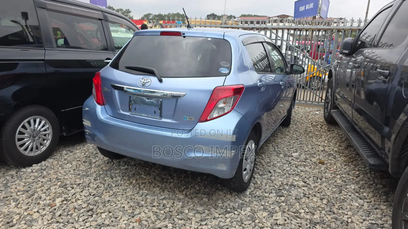 Toyota Vitz 1.3 AWD 5dr 2012 Blue