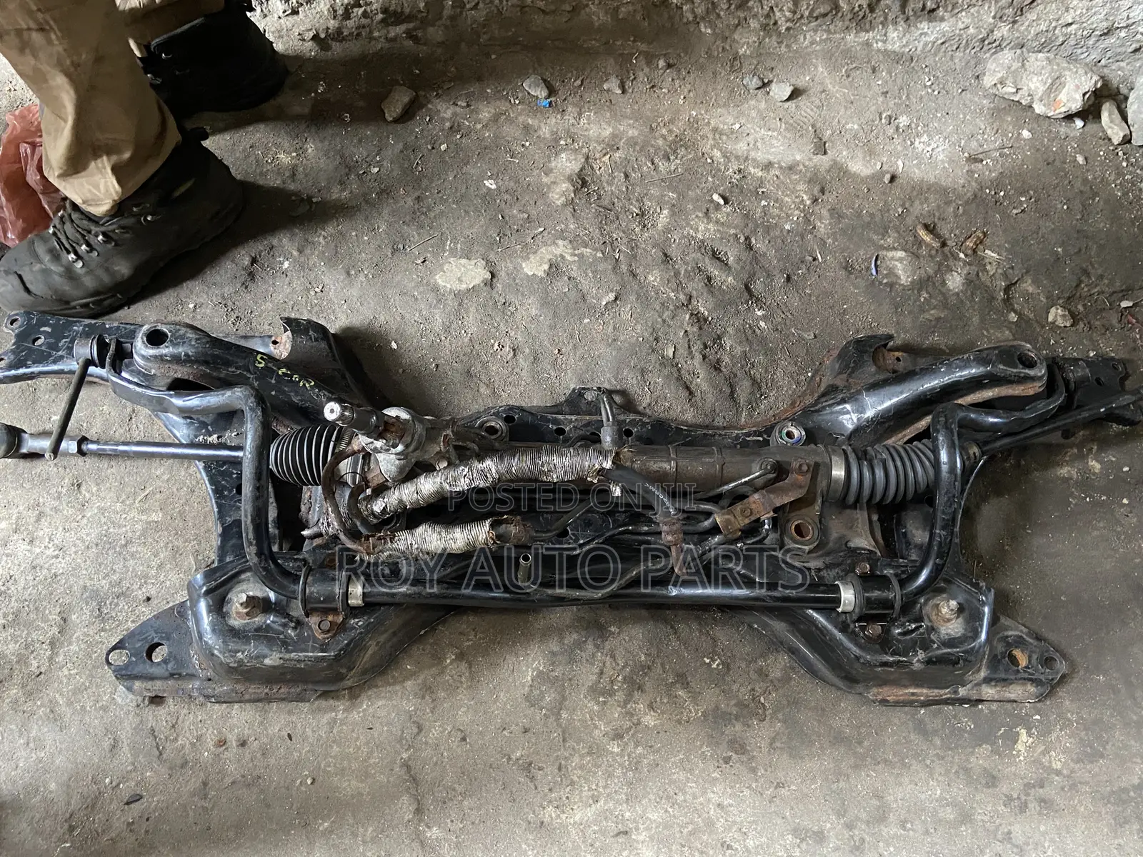 Pontiac Vibe Front Beam, Steering Rack and Stabiliser