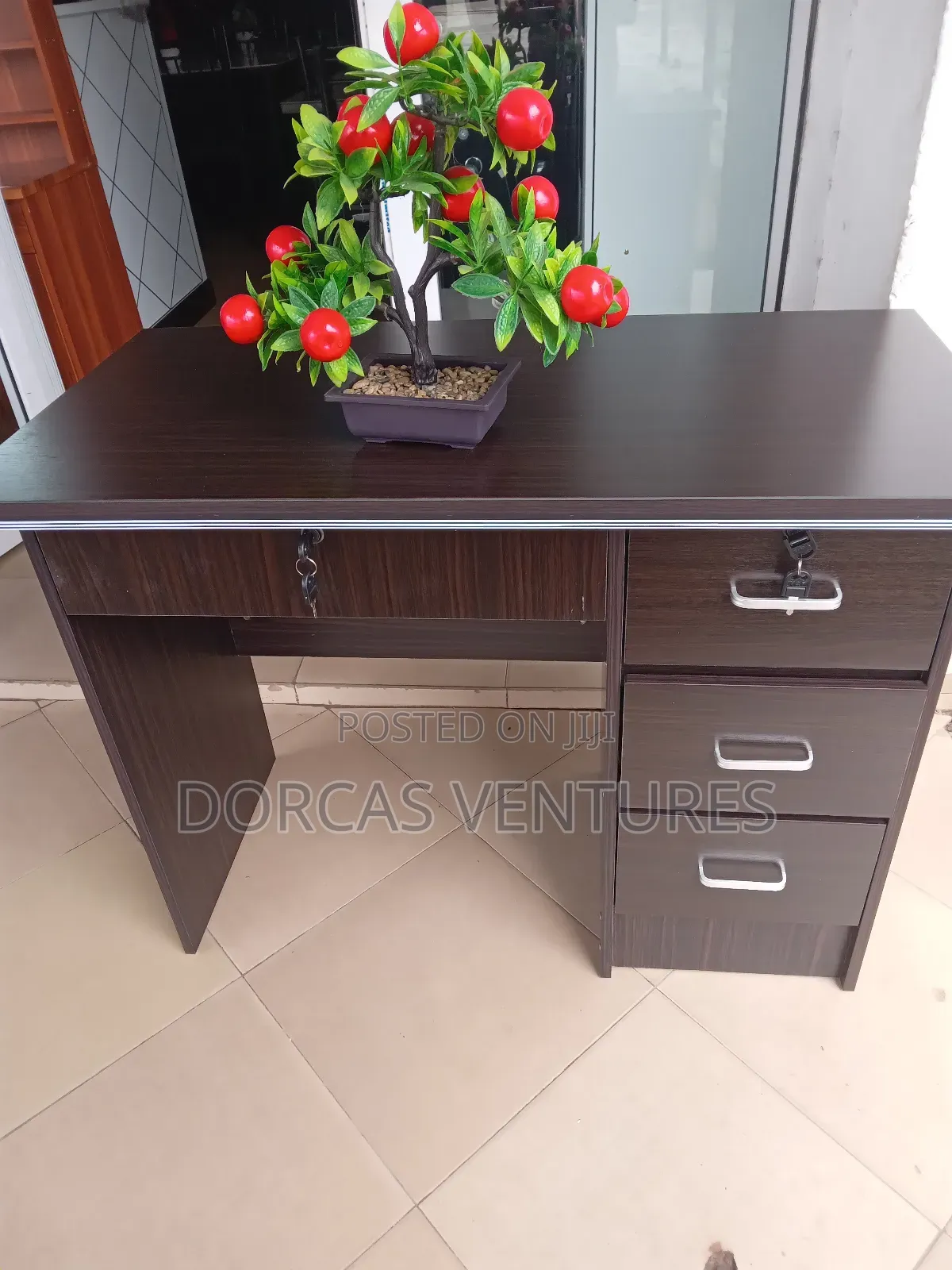 Concise Office Table