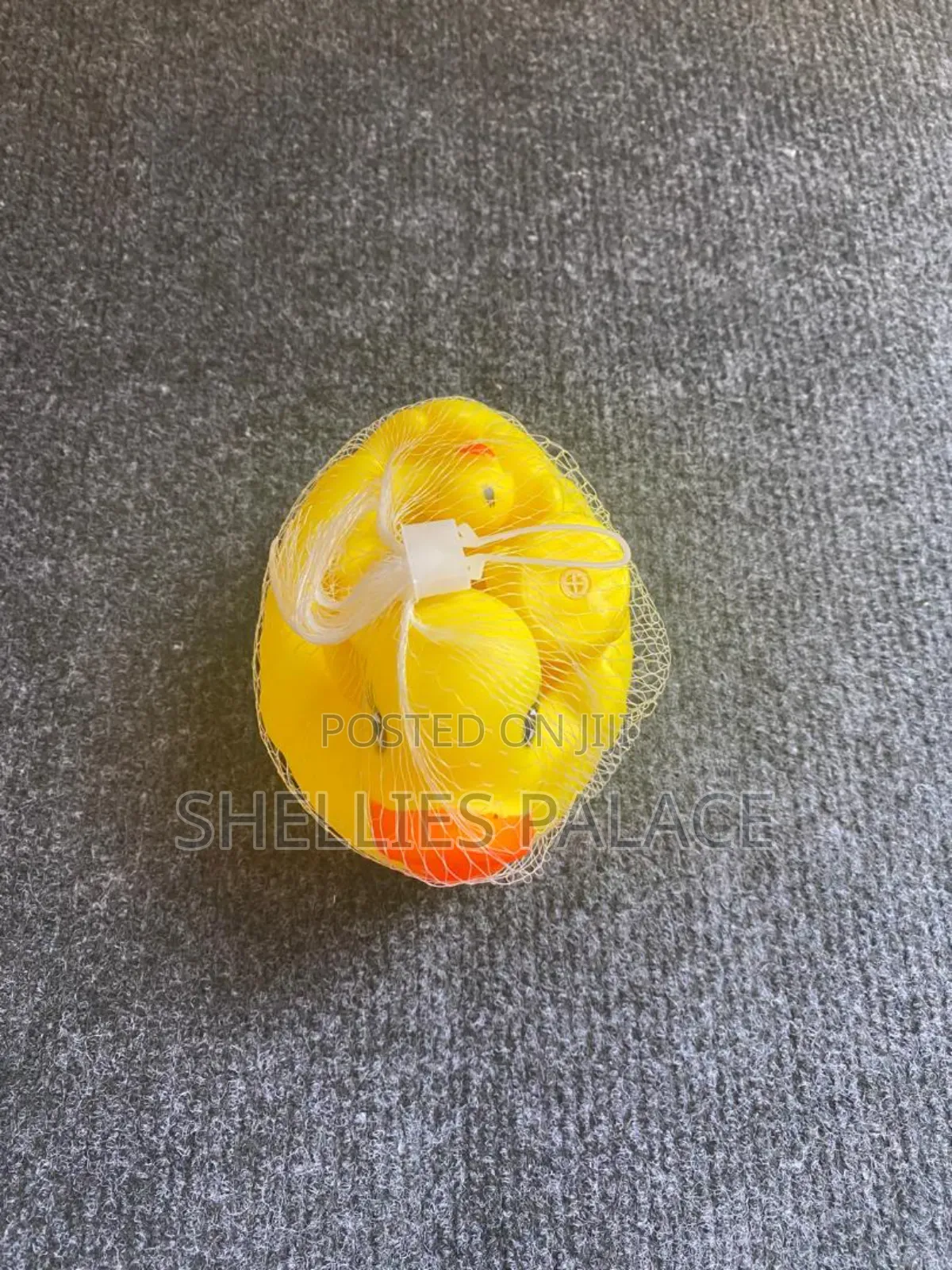 4pcs Bath Duck Toys Rubber Duck Family Squeak Float Ducks