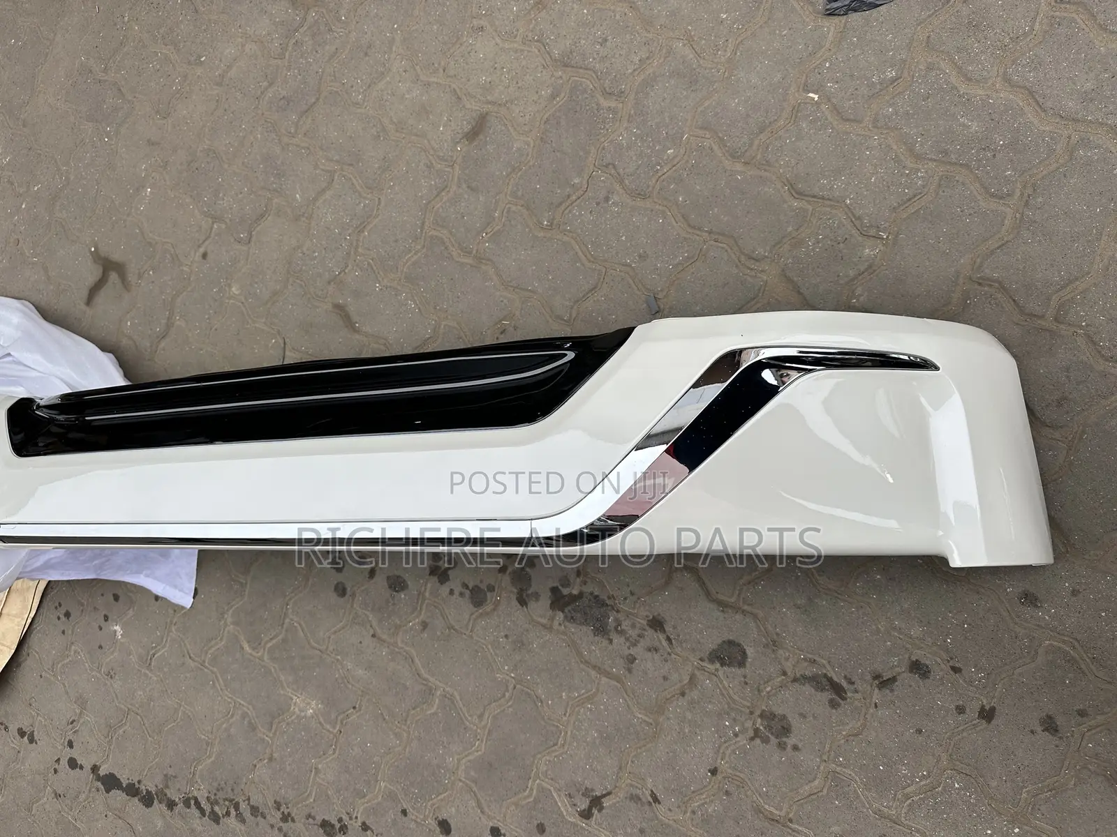 Toyota Land Cruiser Lc200 2016-2021 Front Bumper Spoiler