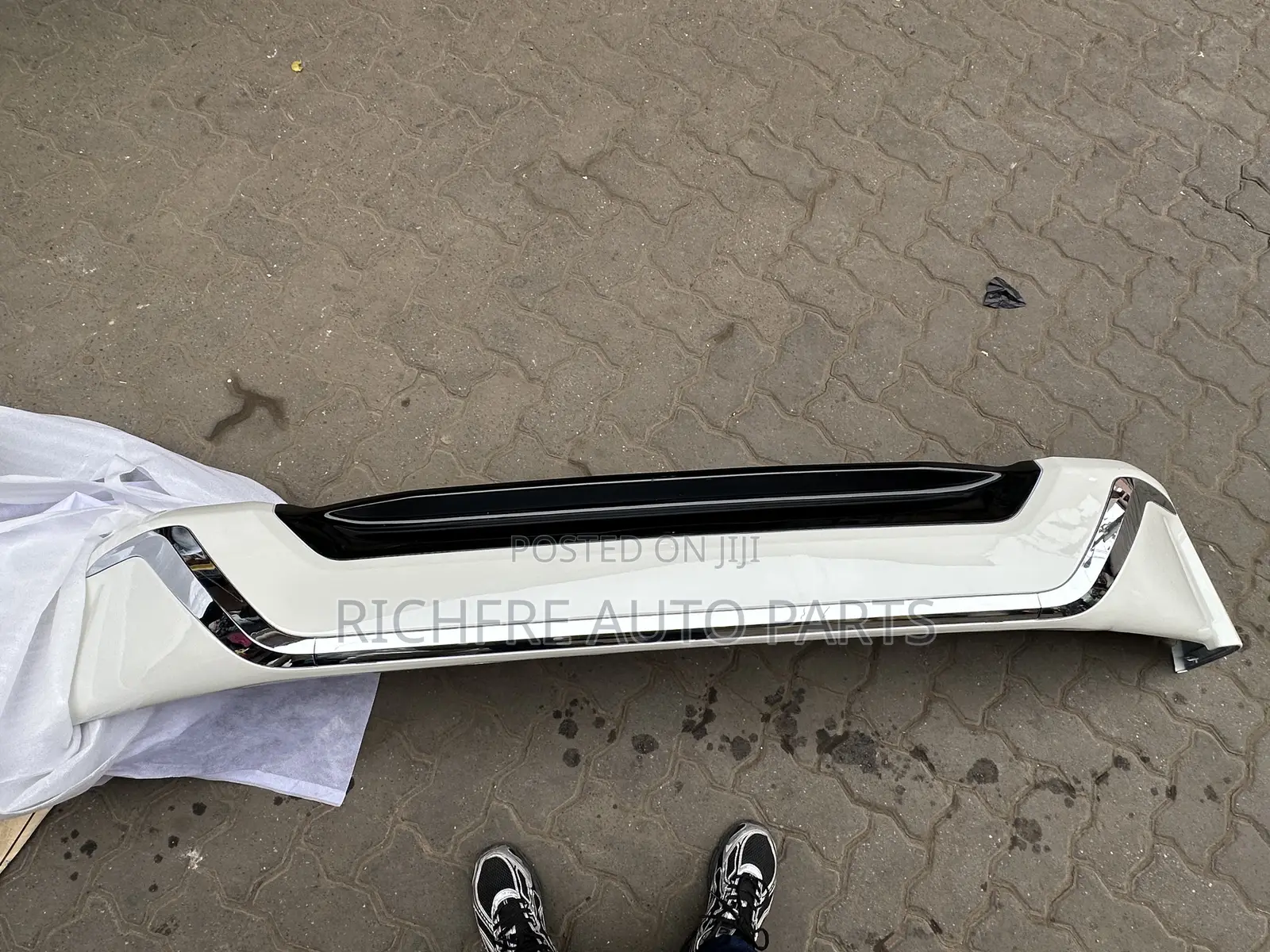 Toyota Land Cruiser Lc200 2016-2021 Front Bumper Spoiler