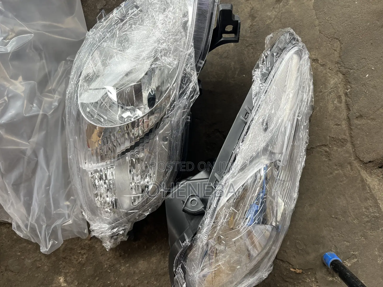 Toyota Vitz 2009 Headlight