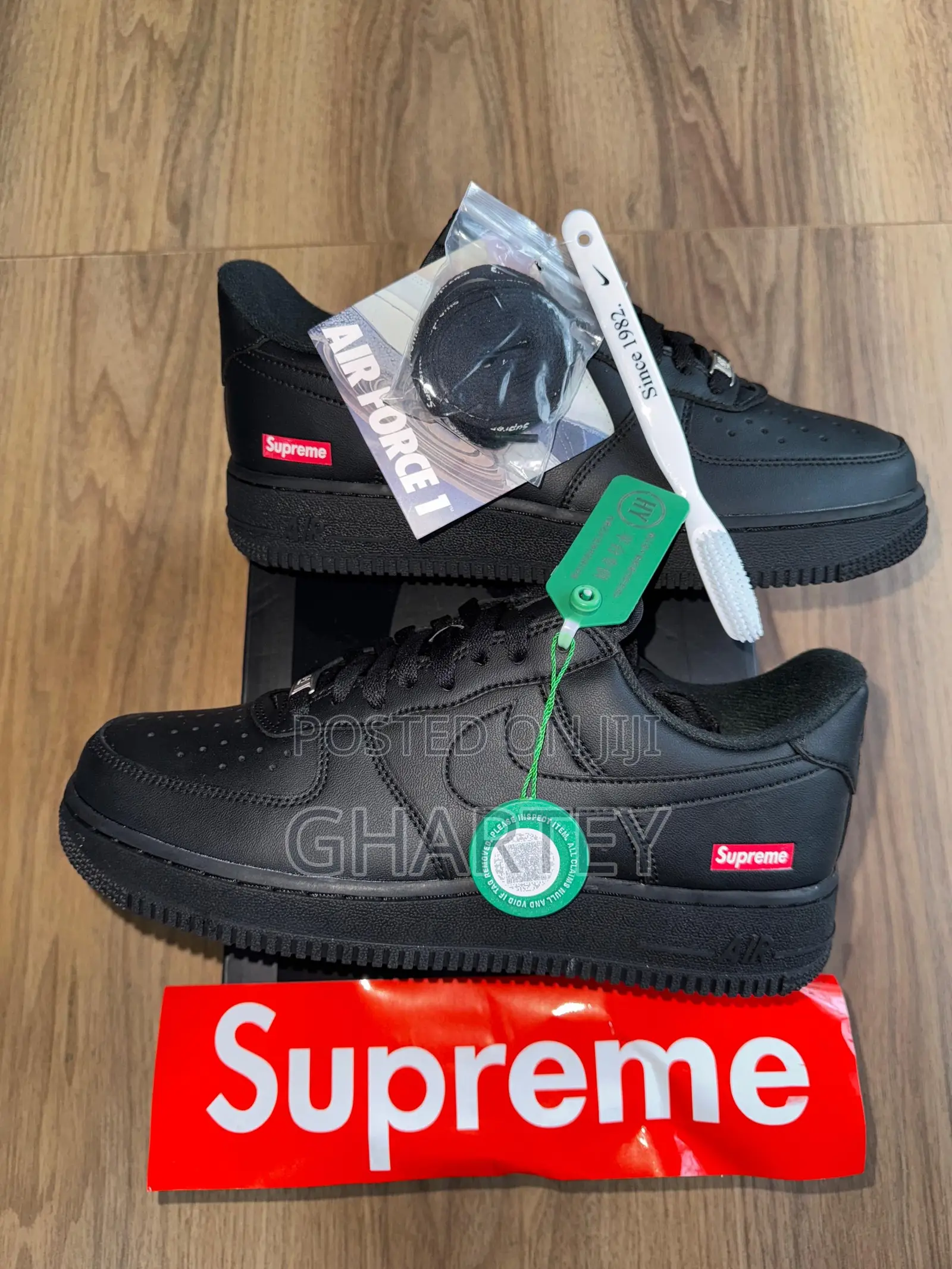 Supreme Nike Airforce 1 Low - White / Black