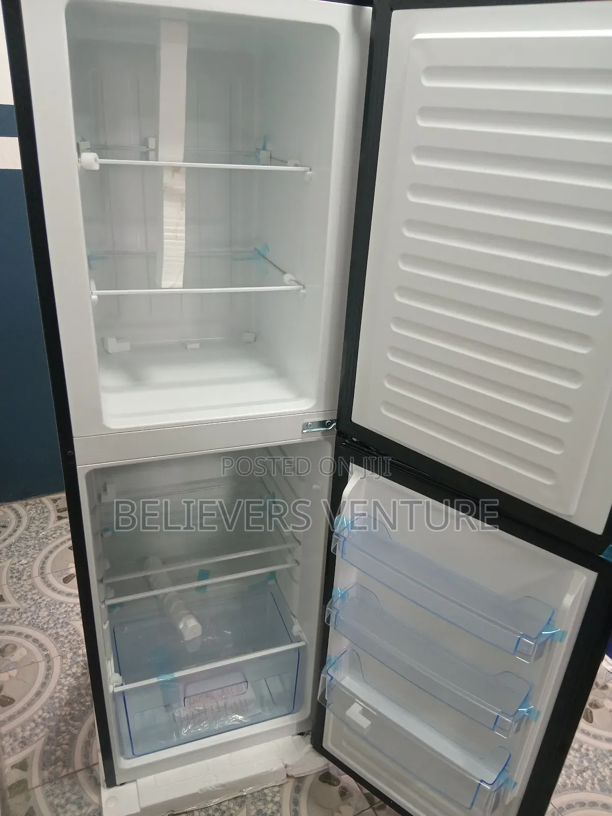 Heavy Dutty Kitchen Appliance Westpool Top Freezer Fridge