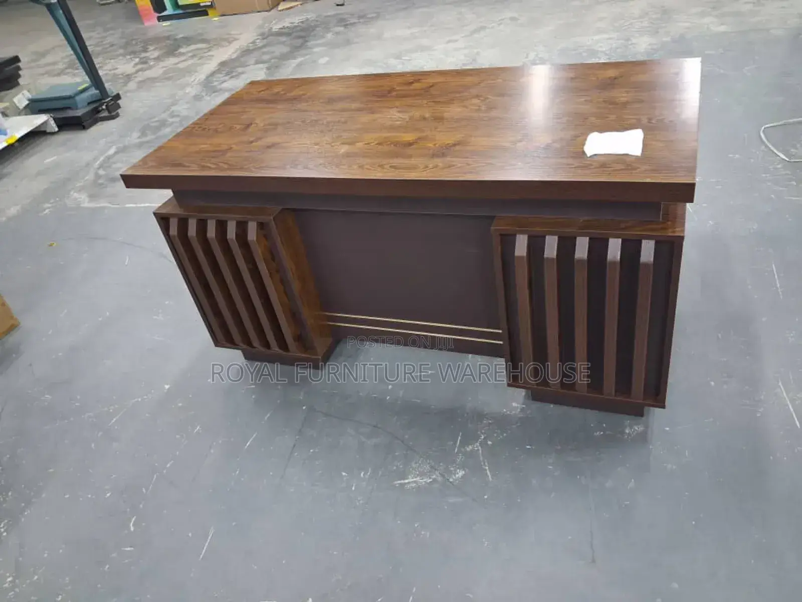 Executive Foreign Office Desk Table