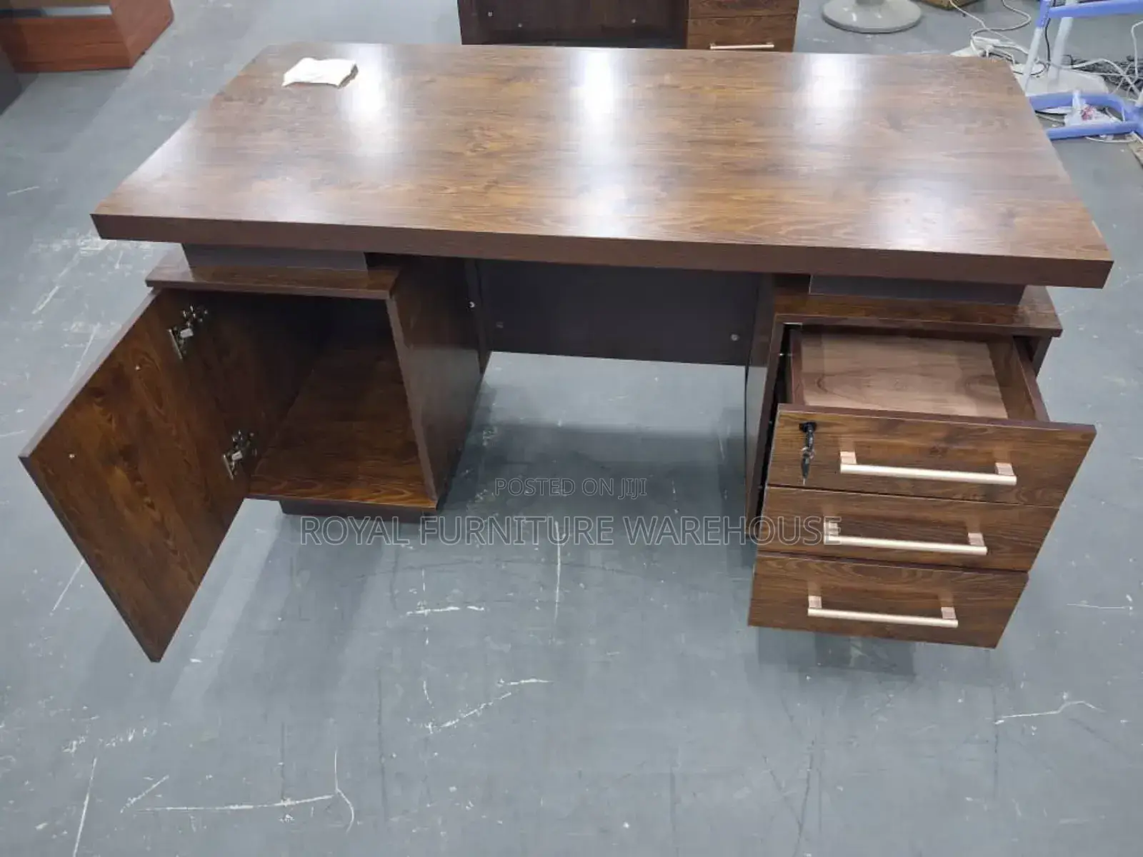 Executive Foreign Office Desk Table