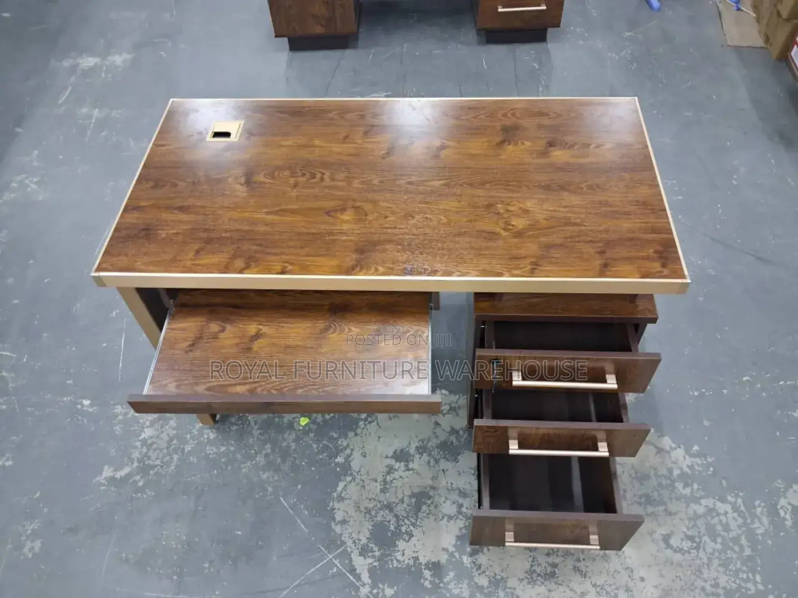 High Quality Foreign Desk Table for Office