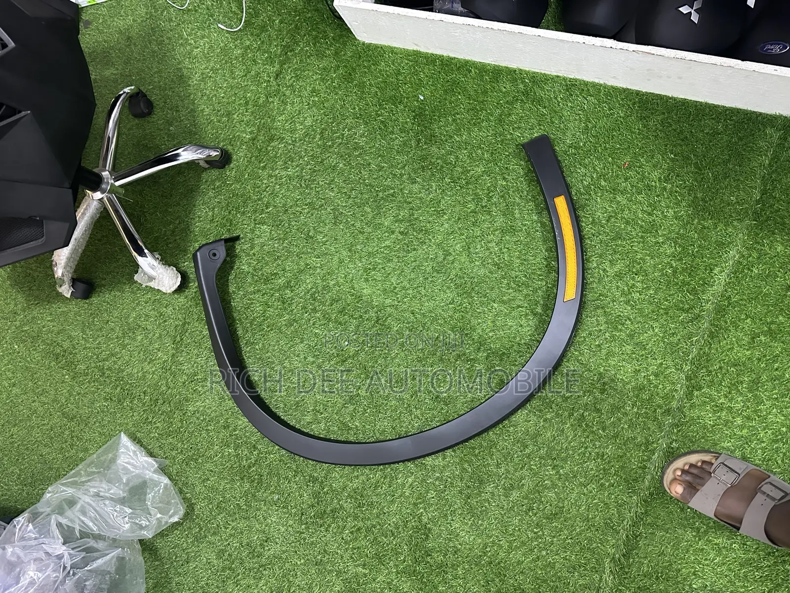 Outlander 2023 Fender Moulding