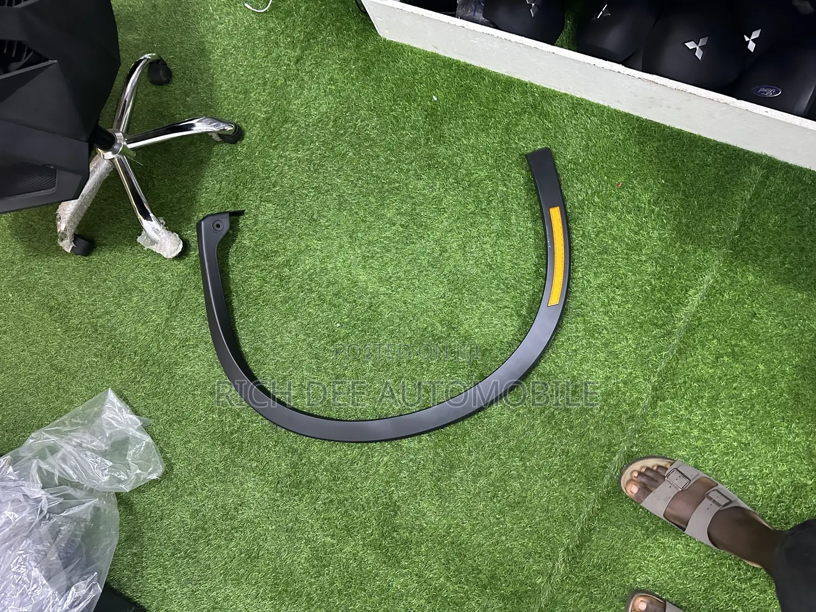 Outlander 2023 Fender Moulding
