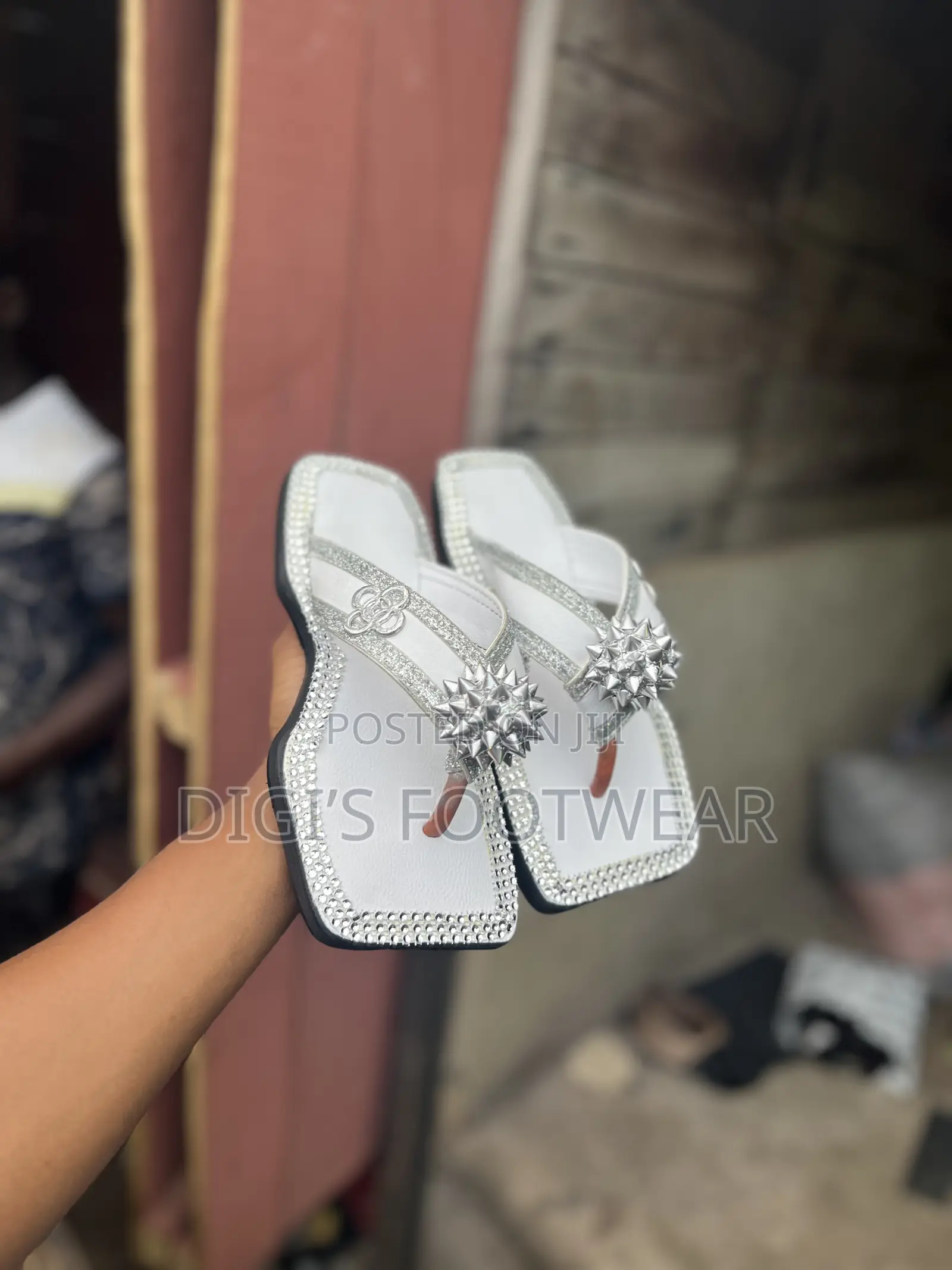 White Adinkra Modern Chawchaw/Ahenema Slipper