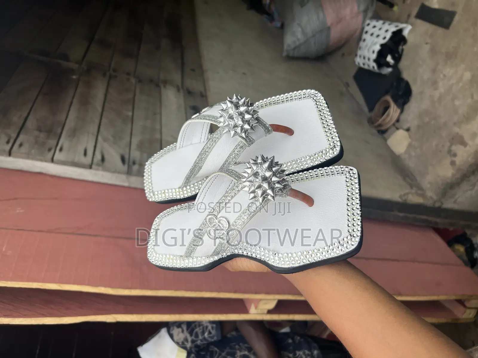 White Adinkra Modern Chawchaw/Ahenema Slipper