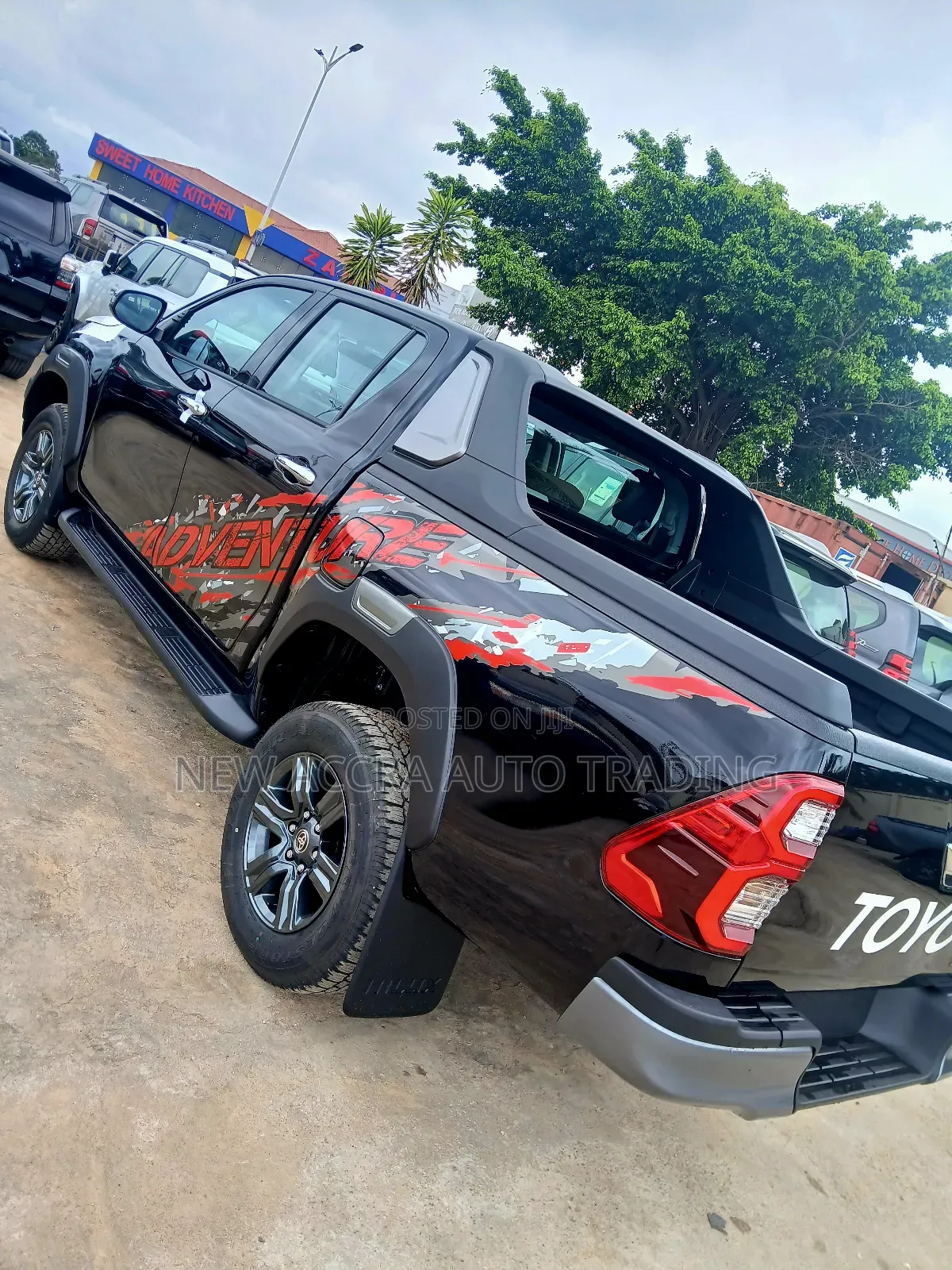 New Toyota Hilux 2025 Black