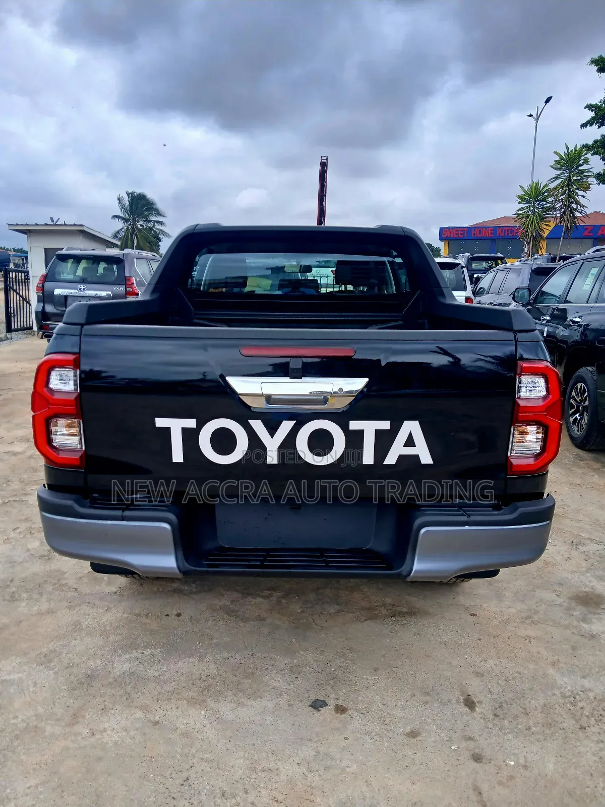 New Toyota Hilux 2025 Black