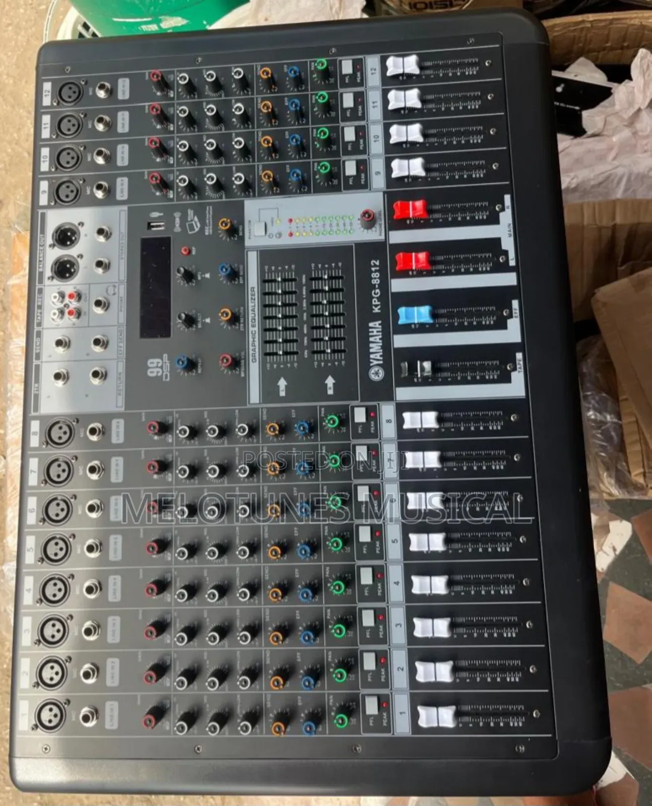 Yamaha KPG 8812 12channel Powered Mixer