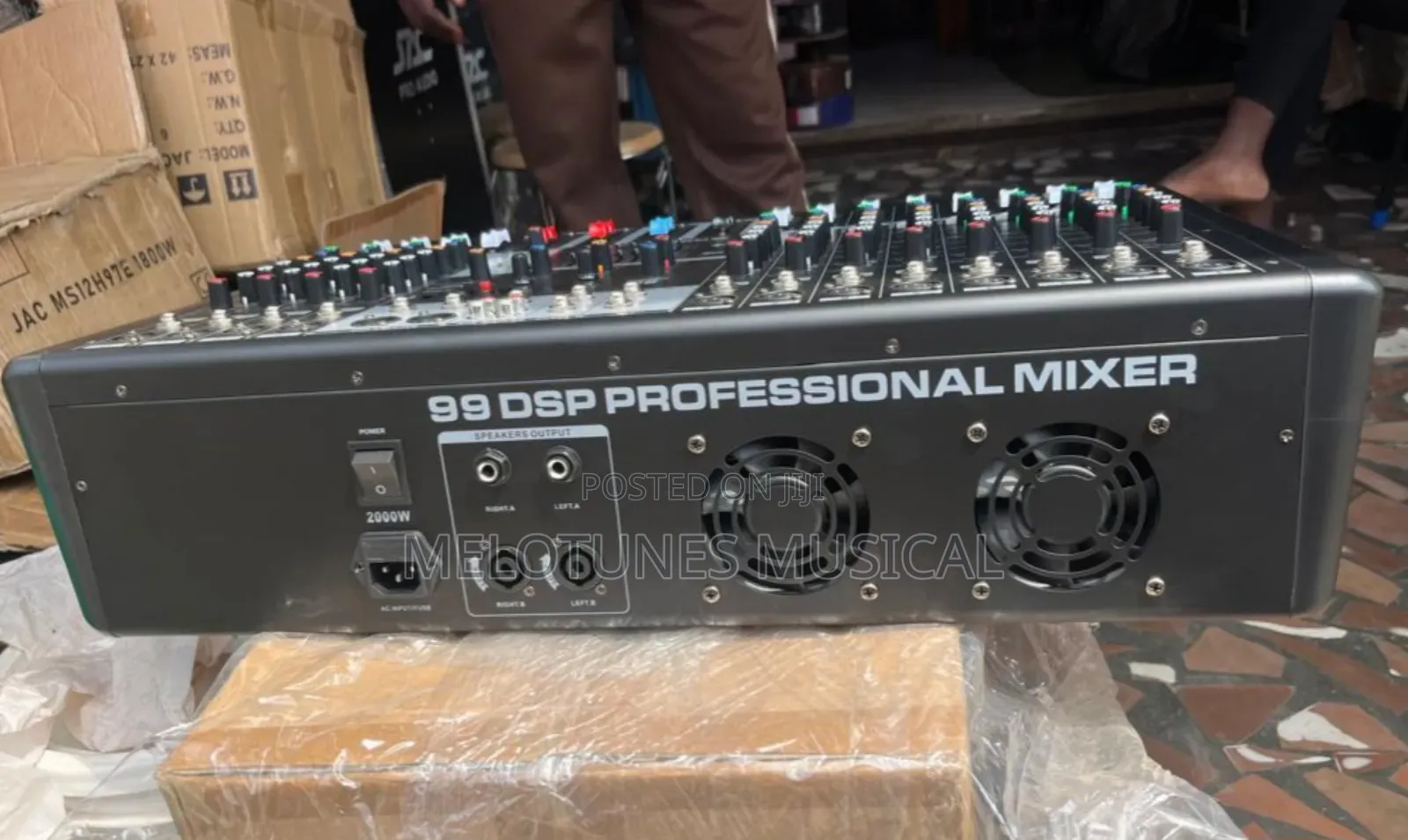 Yamaha KPG 8812 12channel Powered Mixer