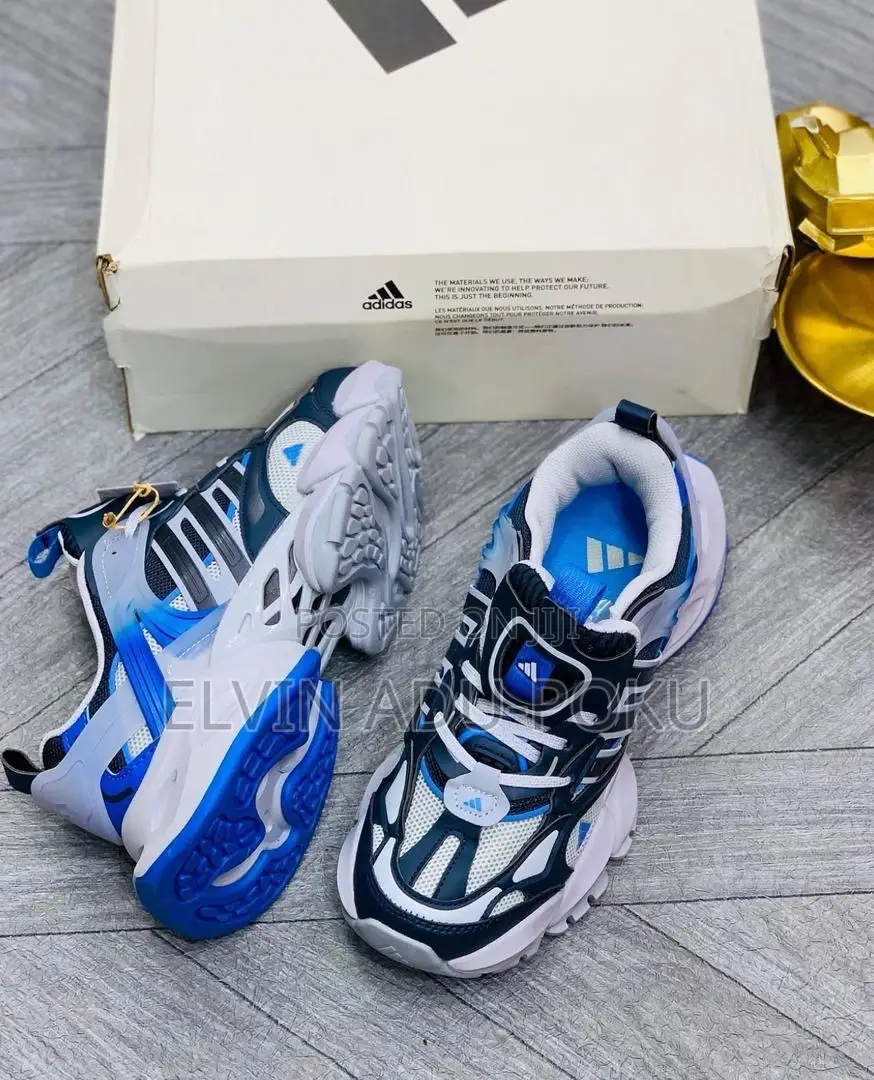 Adidas Brand Runner Deluxe Comes In Different Colours, Swipe >>>