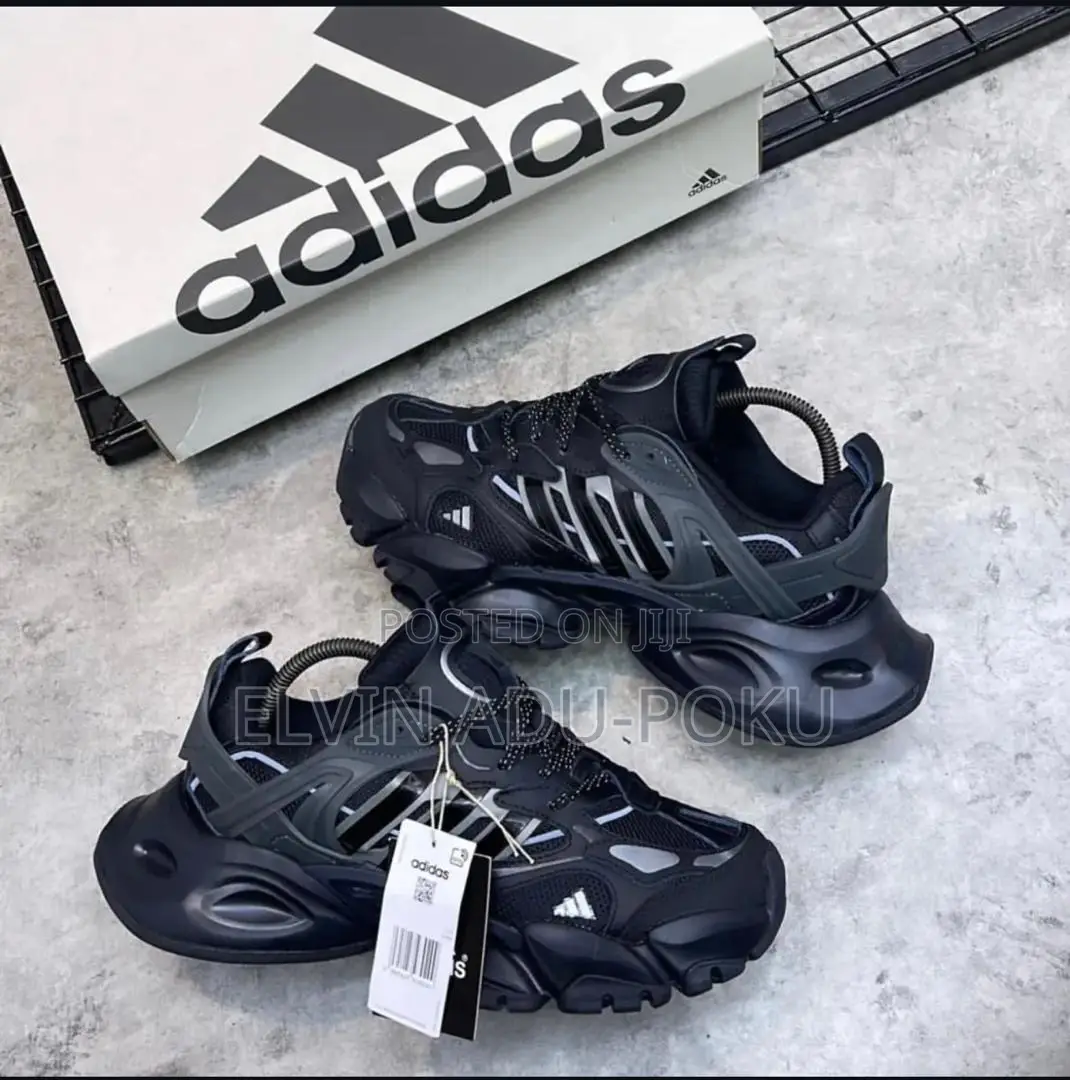 Adidas Brand Runner Deluxe Comes In Different Colours, Swipe >>>