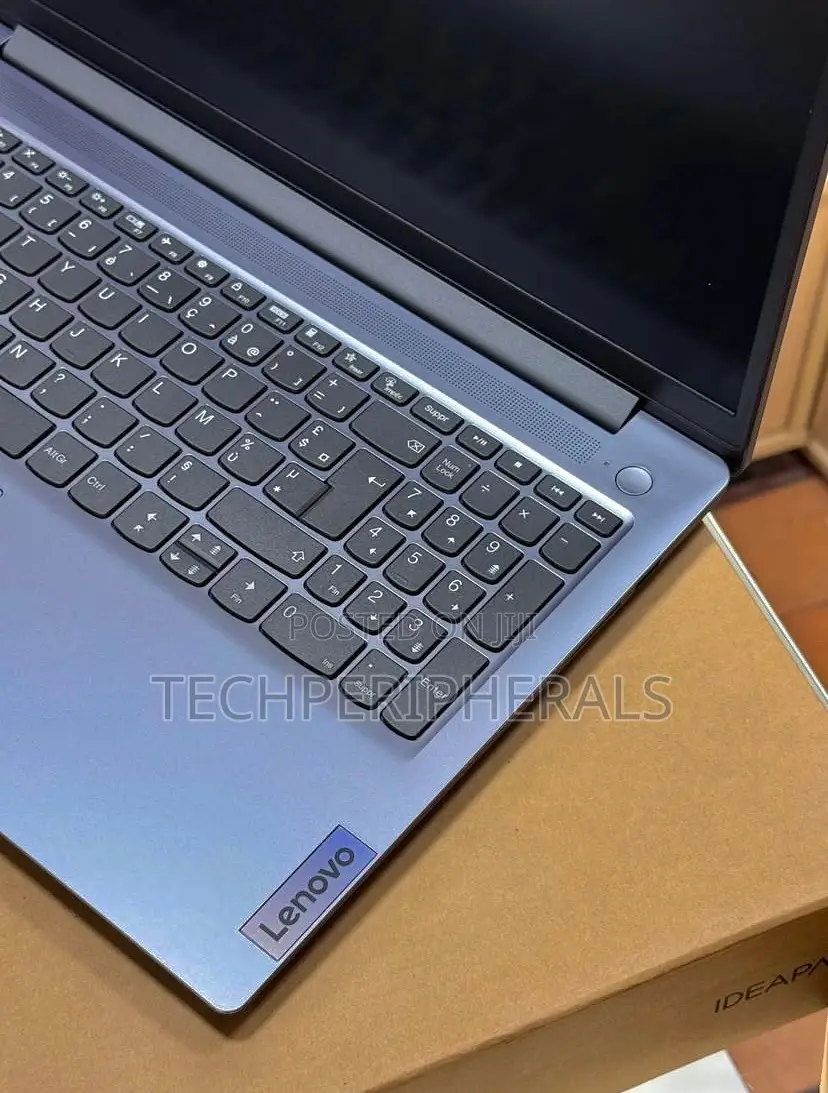 New Laptop Lenovo Ideapad 3 8GB Intel Core I3 SSD 256GB