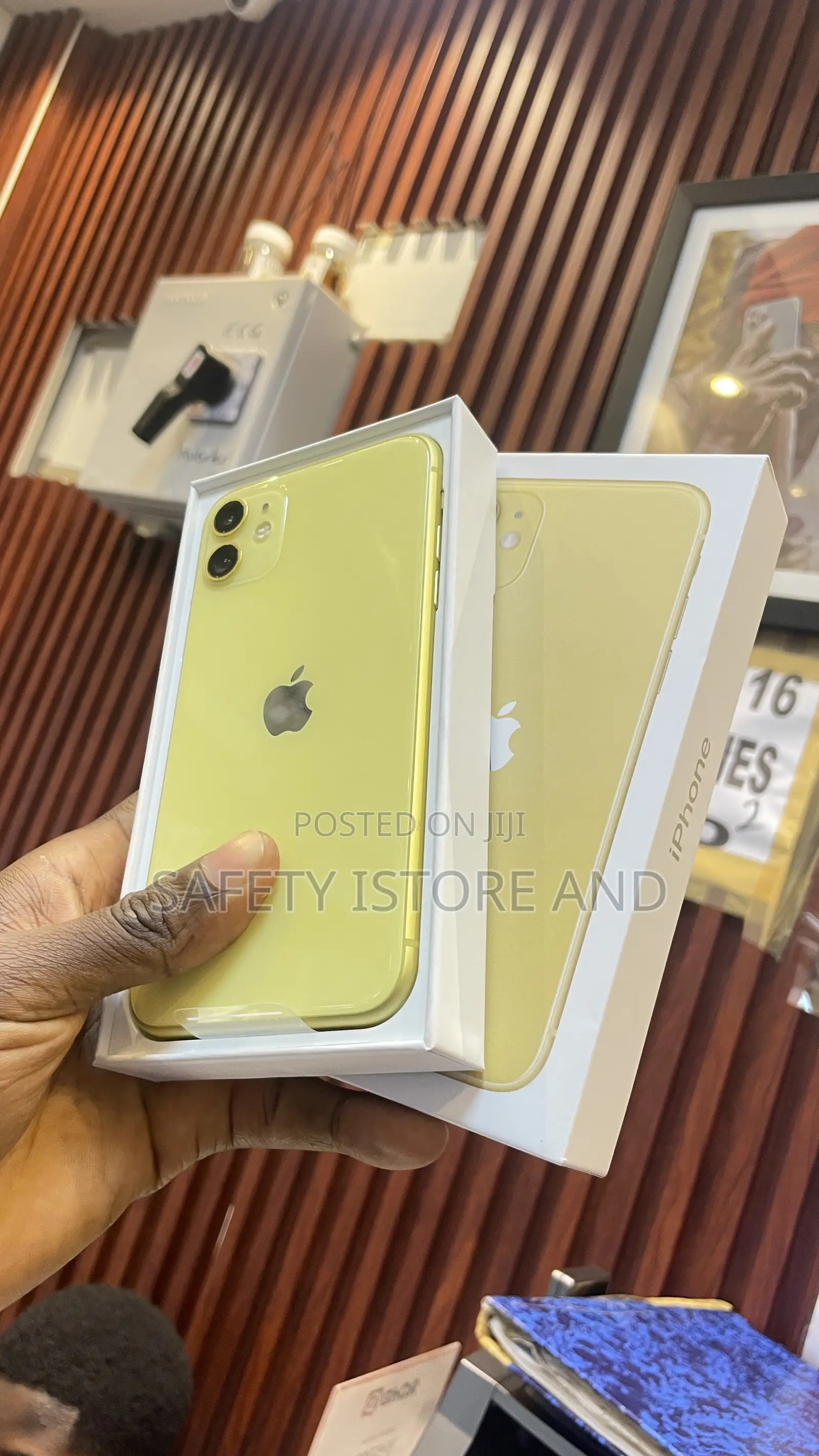 New Apple iPhone 11 128 GB Yellow