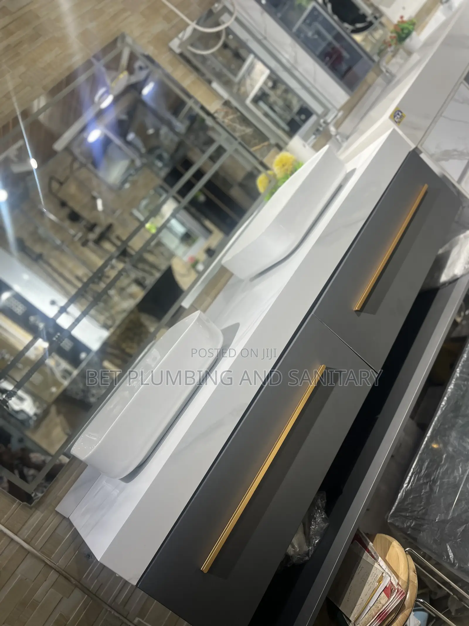 Double Cabinet Basin Ceramic With Mirror (Complete)