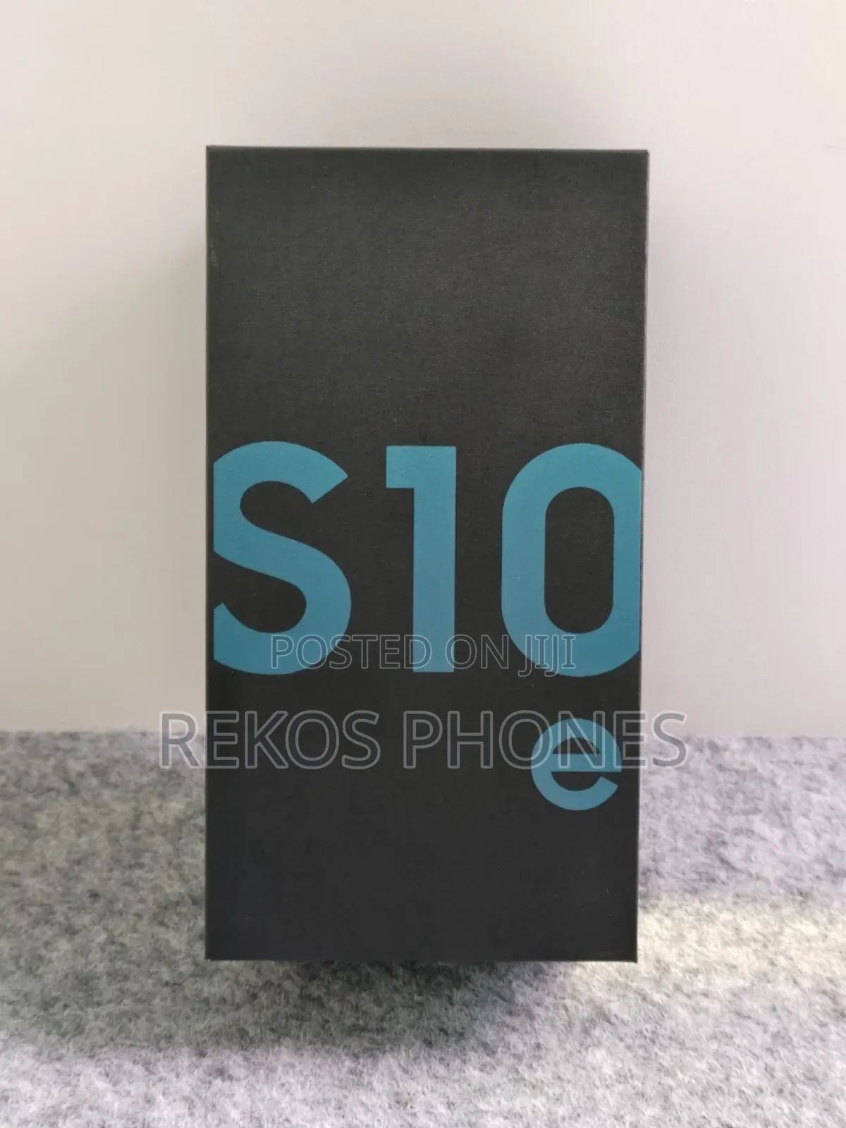 New Samsung Galaxy S10e 128 GB Blue