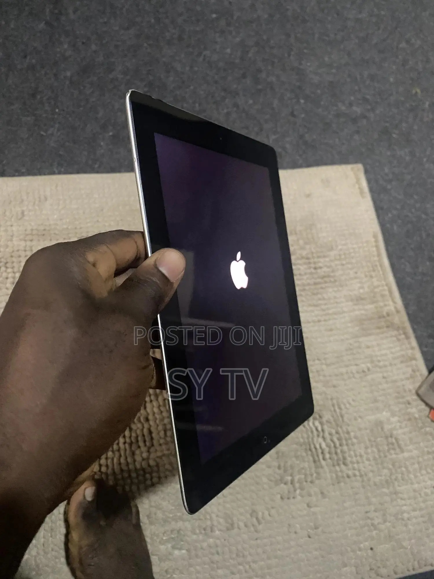 Apple iPad 2 Wi-Fi 16 GB Gray