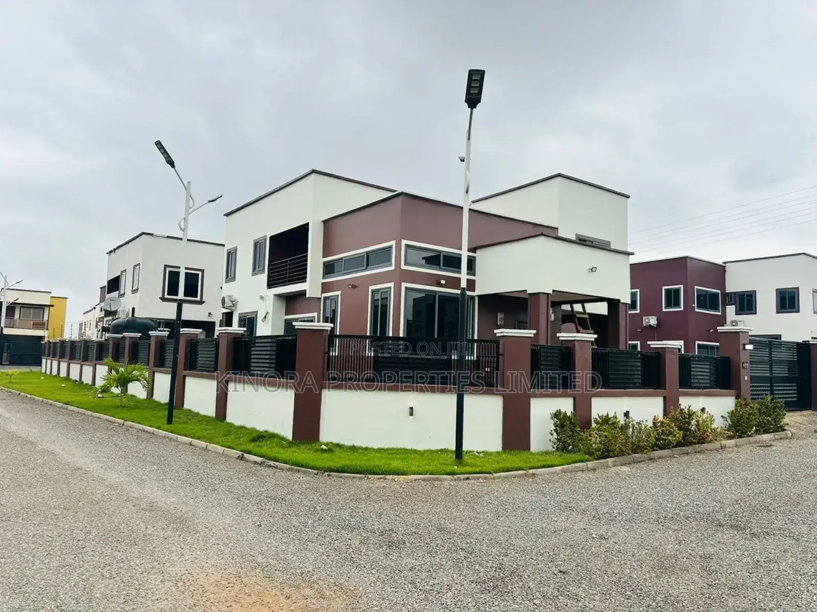 Furnished 4bdrm Duplex in Taxi Rank, Adenta for rent