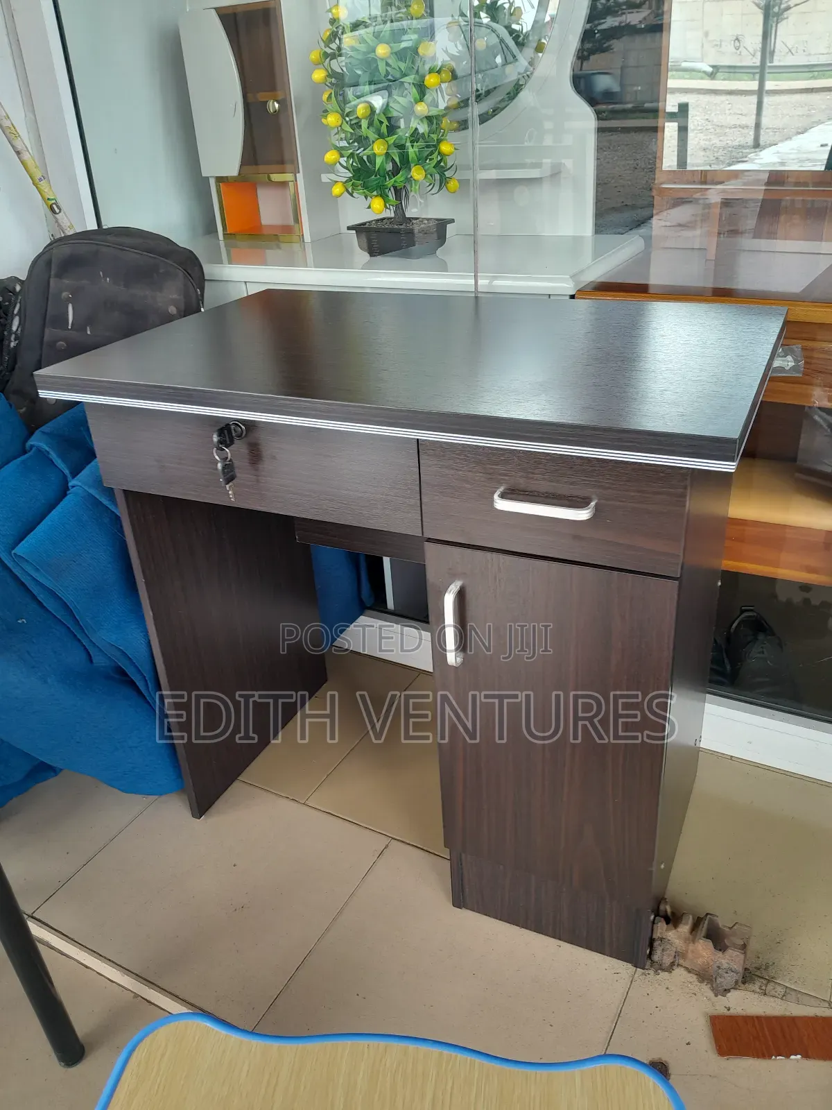 Outlined Office Table