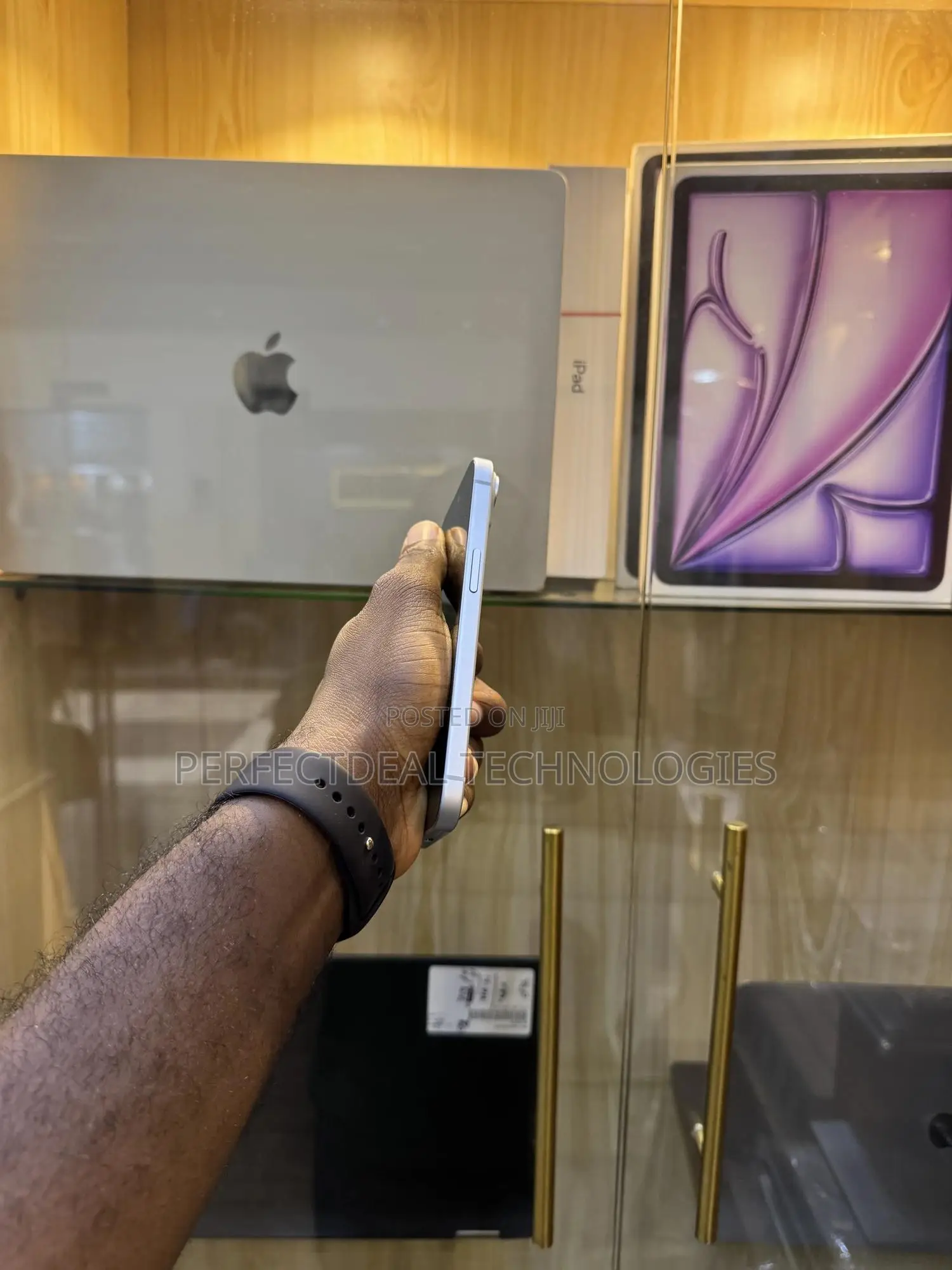 New Apple iPhone 15 128 GB White