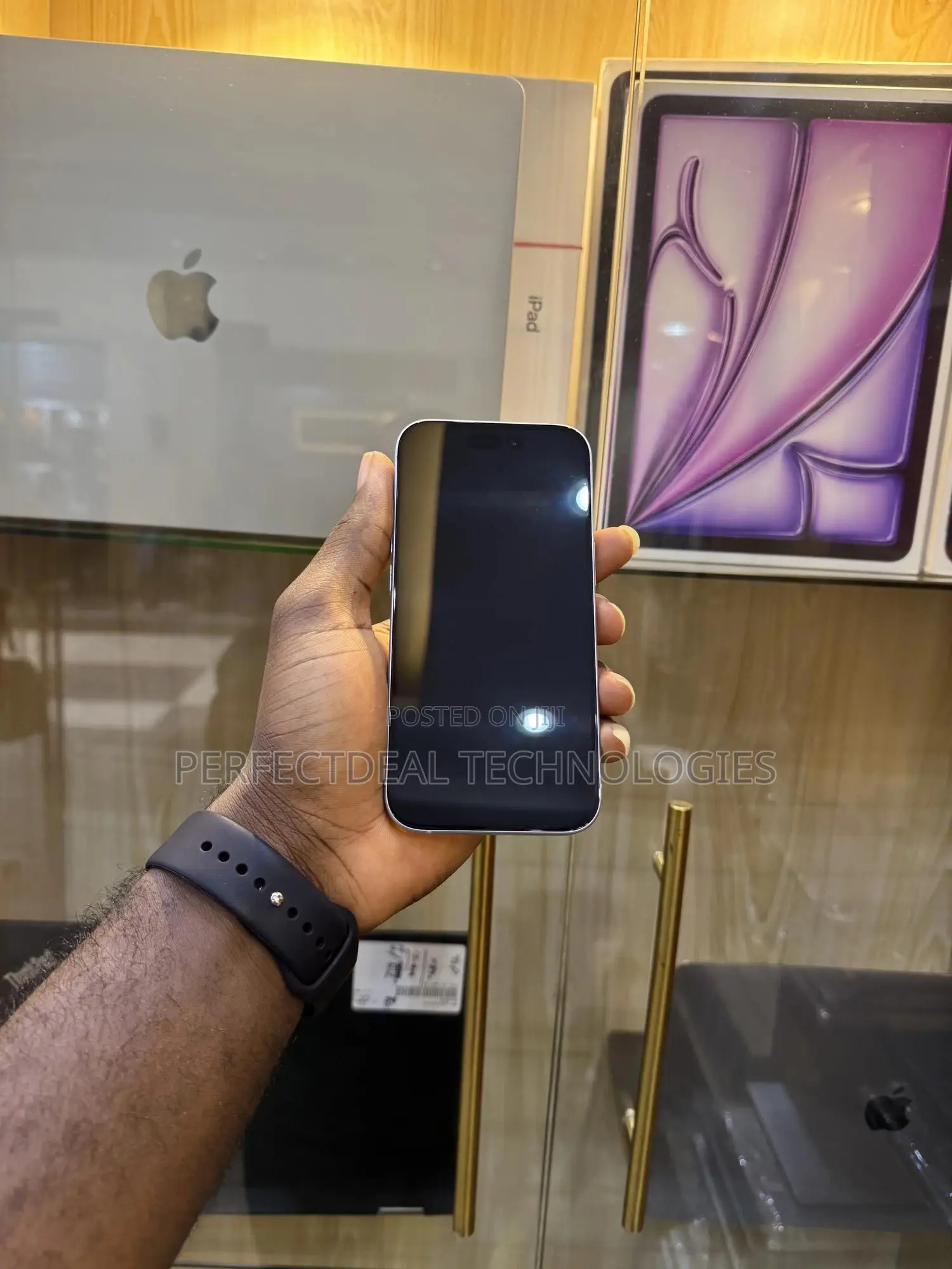 New Apple iPhone 15 128 GB White