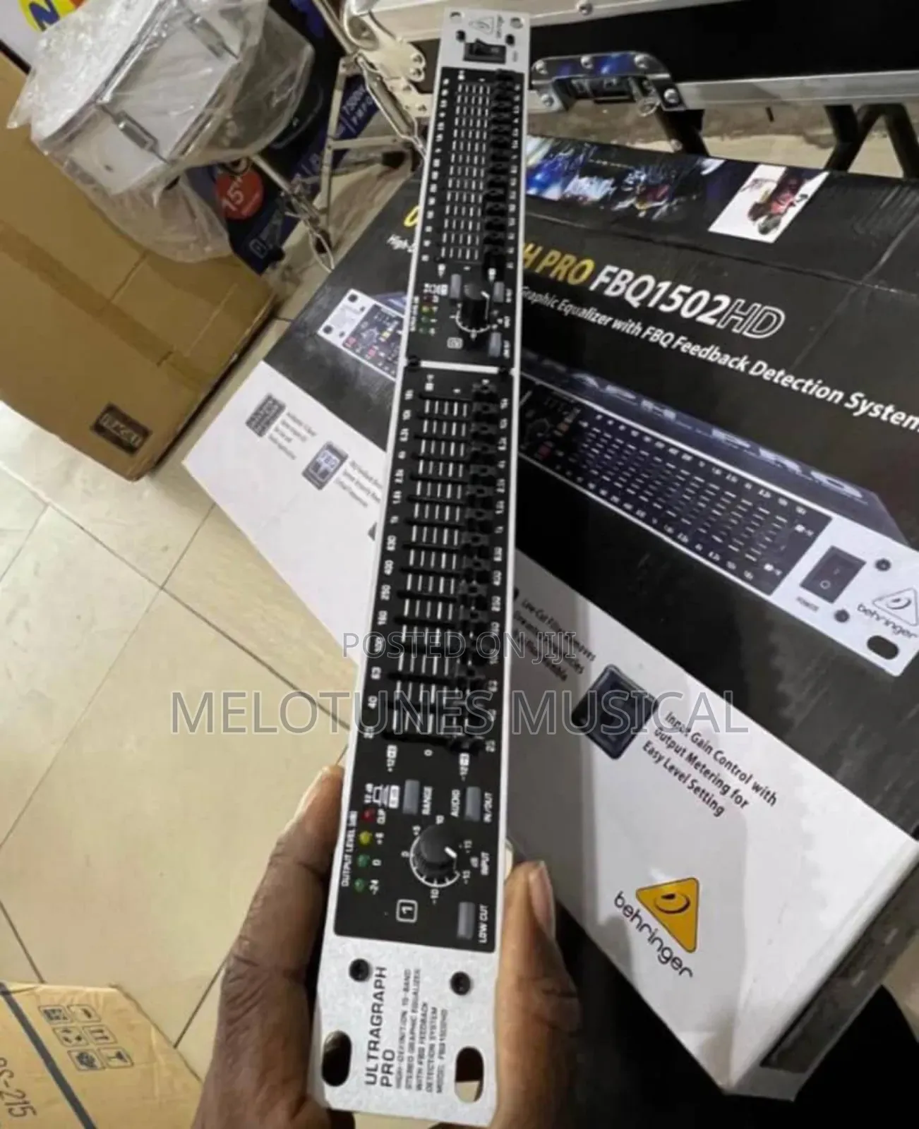Behringer Ultragraph Pro Fbq1502hd 15-Band Stereo Graphic Equalizer.
