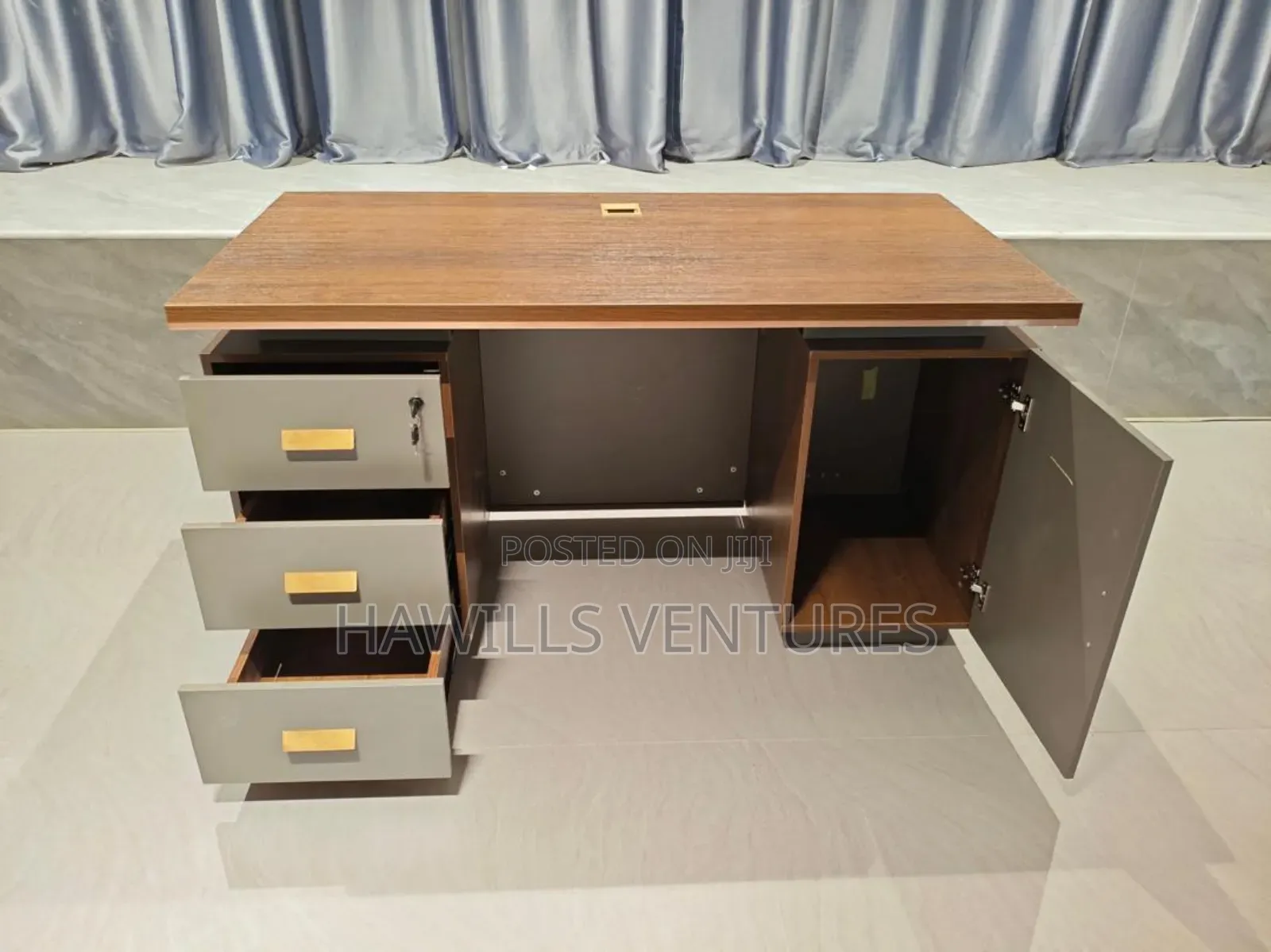 Executive Simple Table