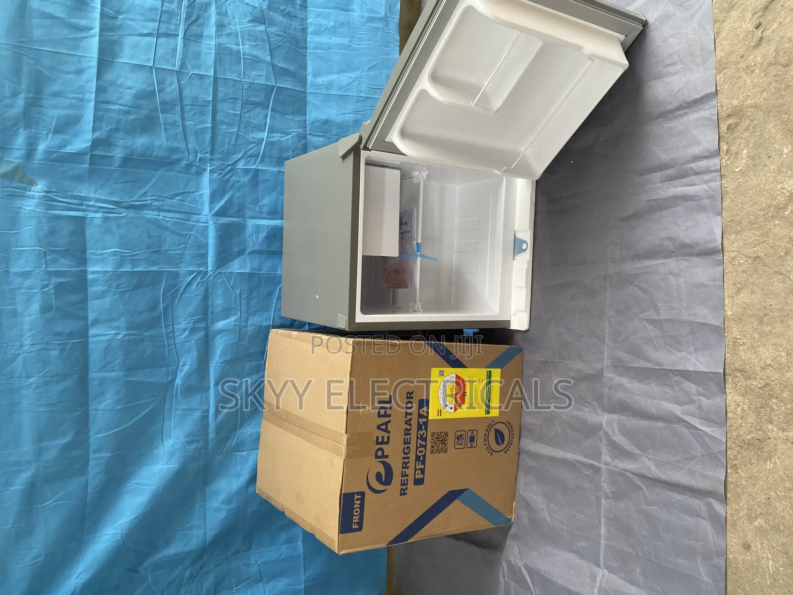 Pf-073-1a 40liters Bedside Fridge