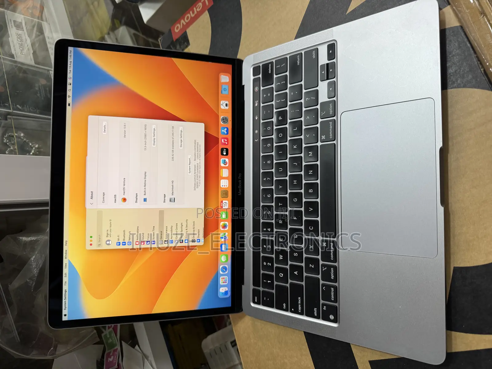 Laptop Apple MacBook Pro 2022 M2 8GB Apple M2 SSD 256GB