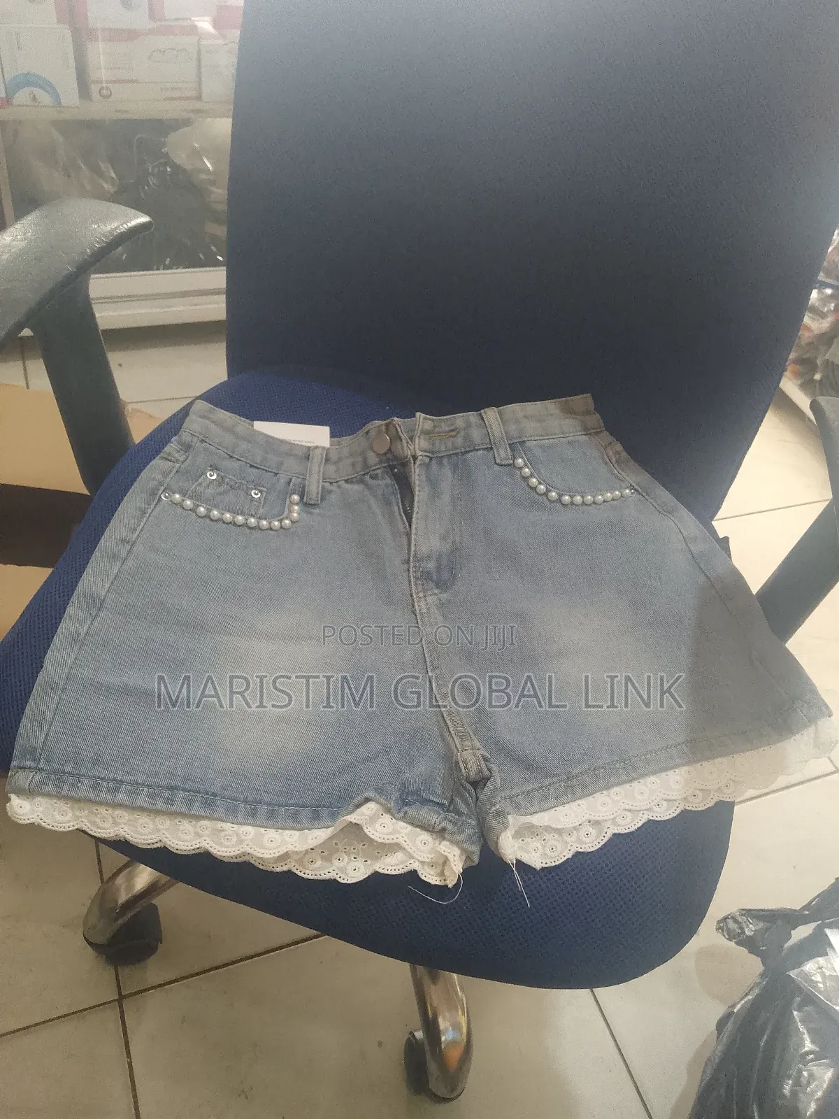 Stock Short Jeans for Ladies
