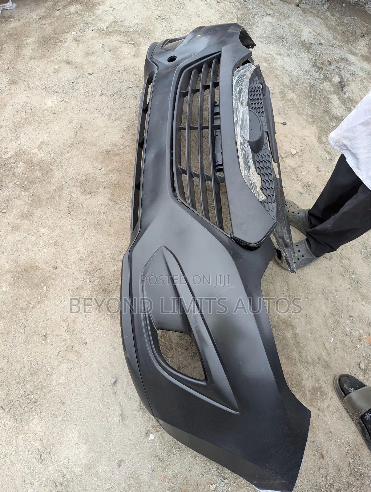 Hyundai Tucson 2009,2010,2011,2012 Complete Front Bumper