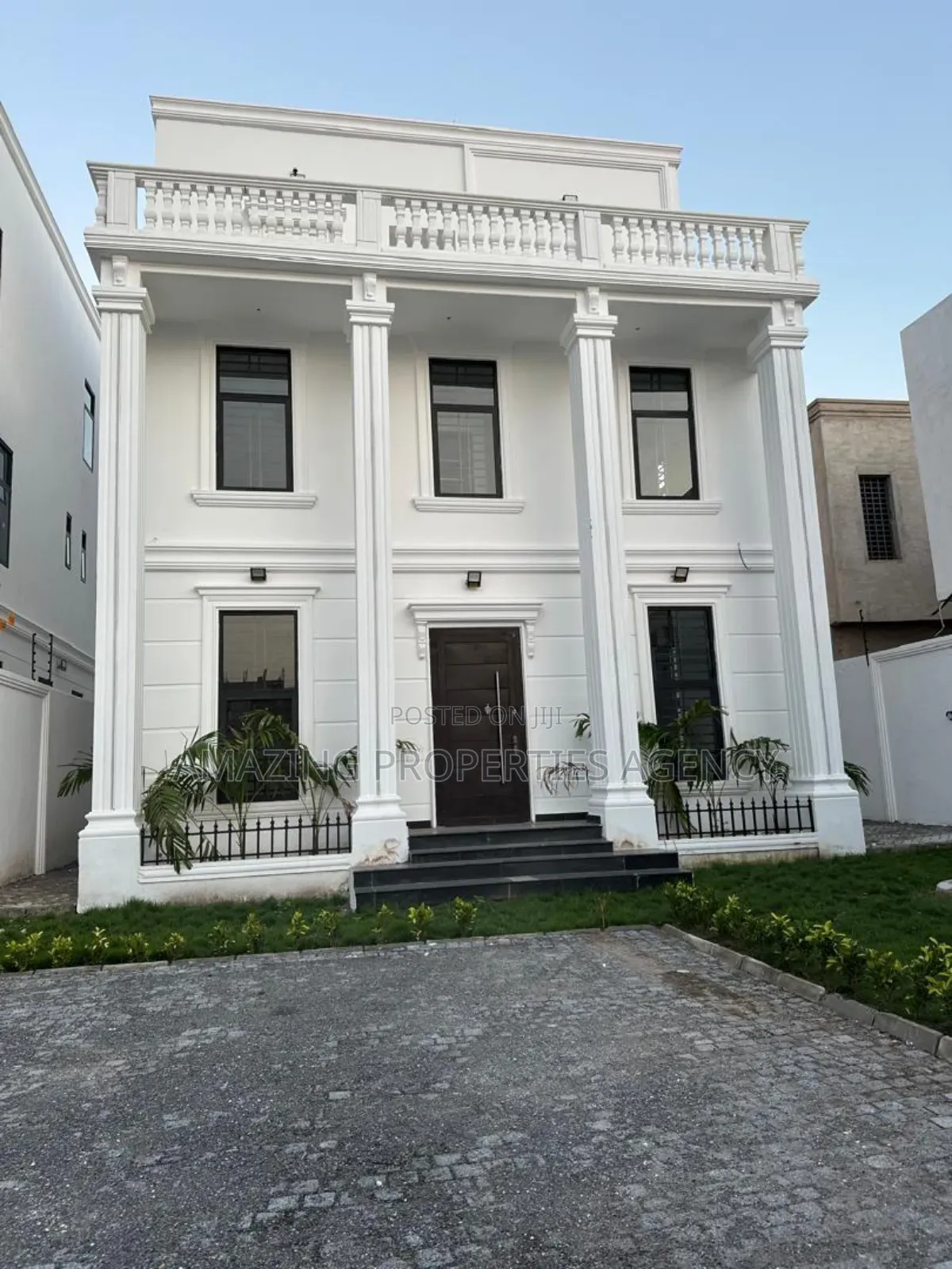 5bdrm House in East Airport for sale