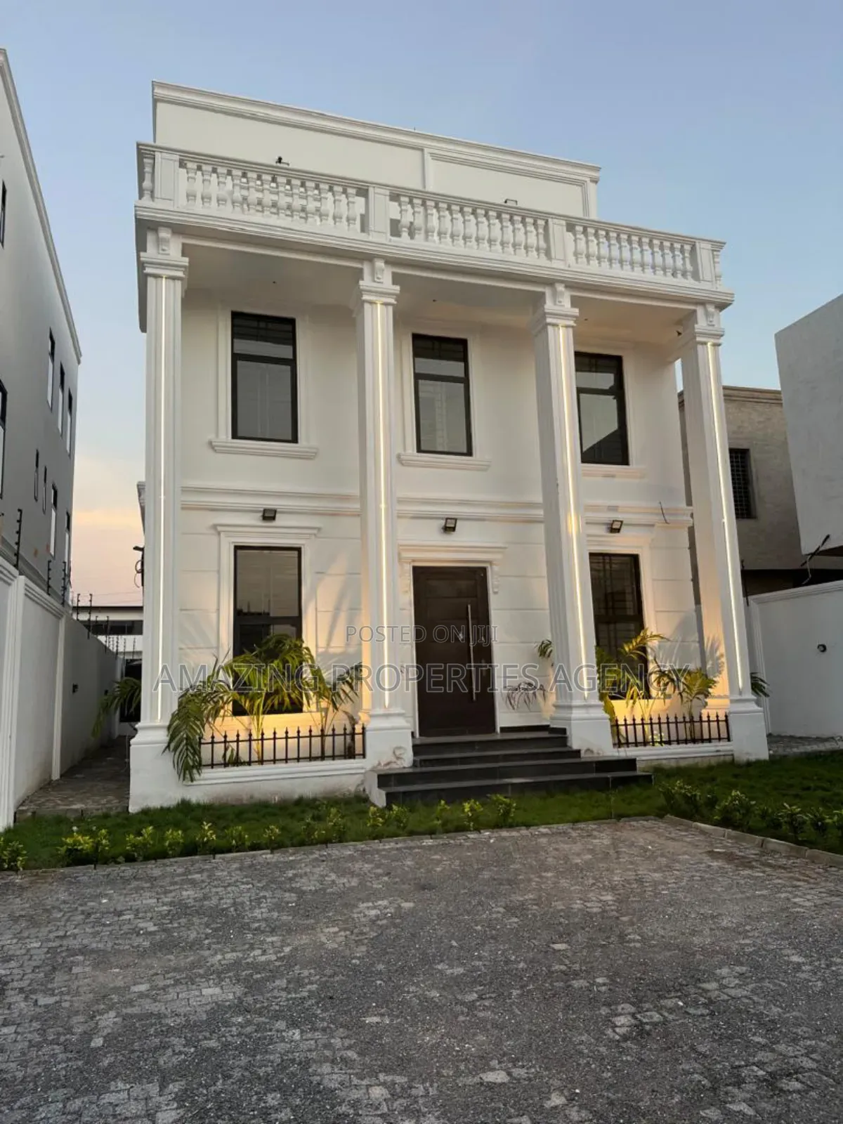 5bdrm House in East Airport for sale