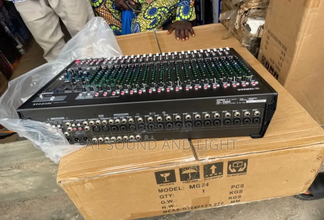 Yamaha Mgp24x 24 Channels Mixer