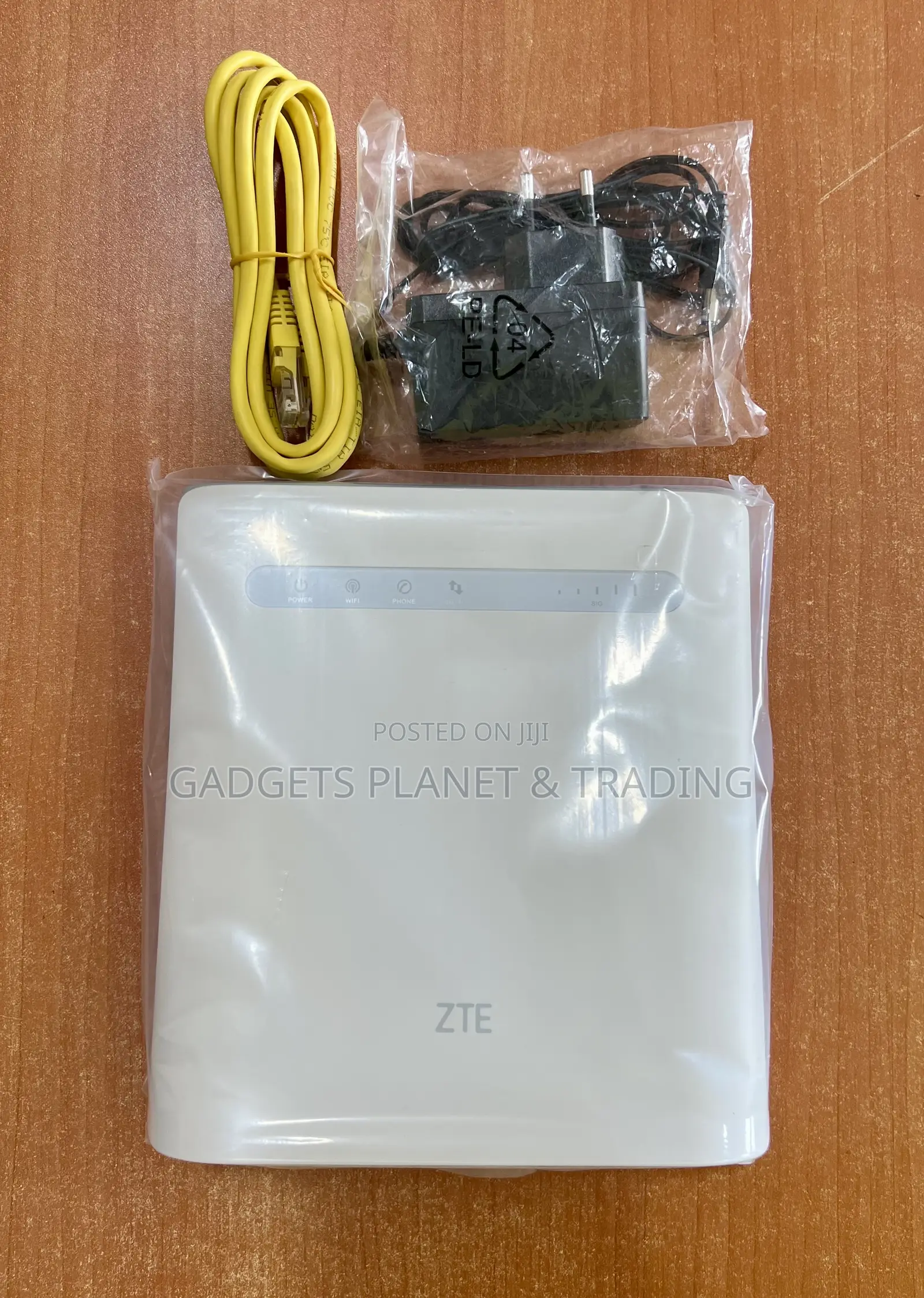 Zte Mf286r Lte Cat6 4g Universal Wireless Router + Powerbank