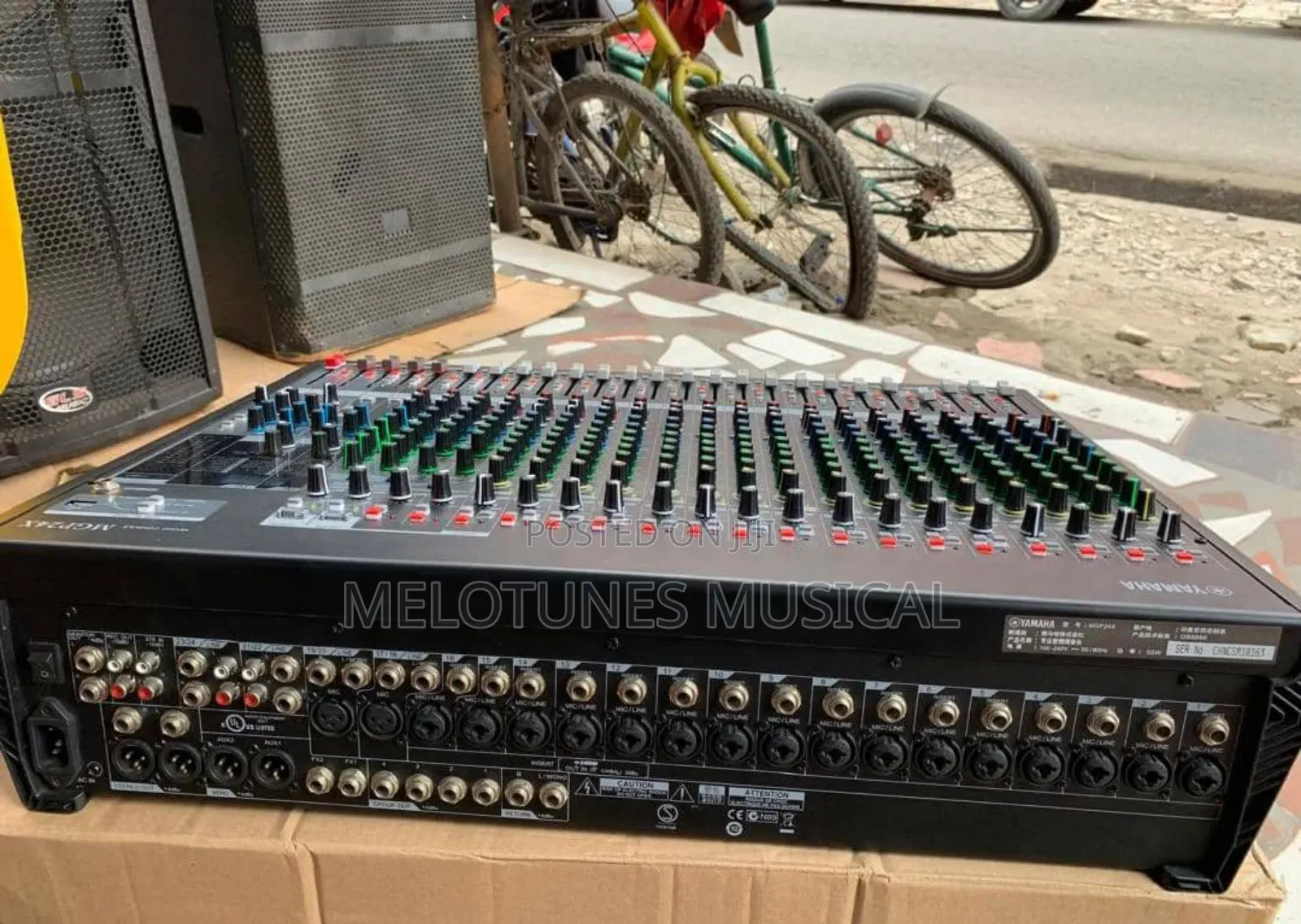 Yamaha Mgp24x 24-Channel Mixer With Effects