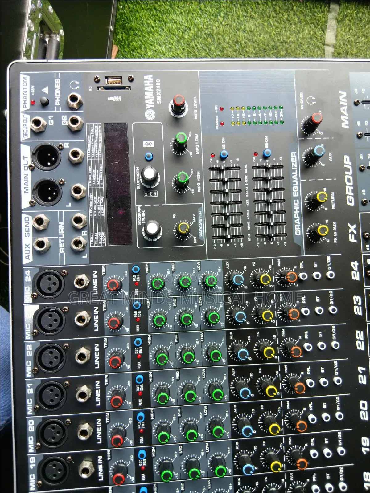 Yamaha SMX 2400 Professional Mixing Console