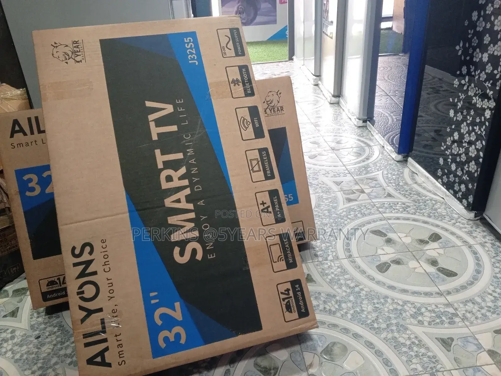 Ailyons 32inches Smart Television