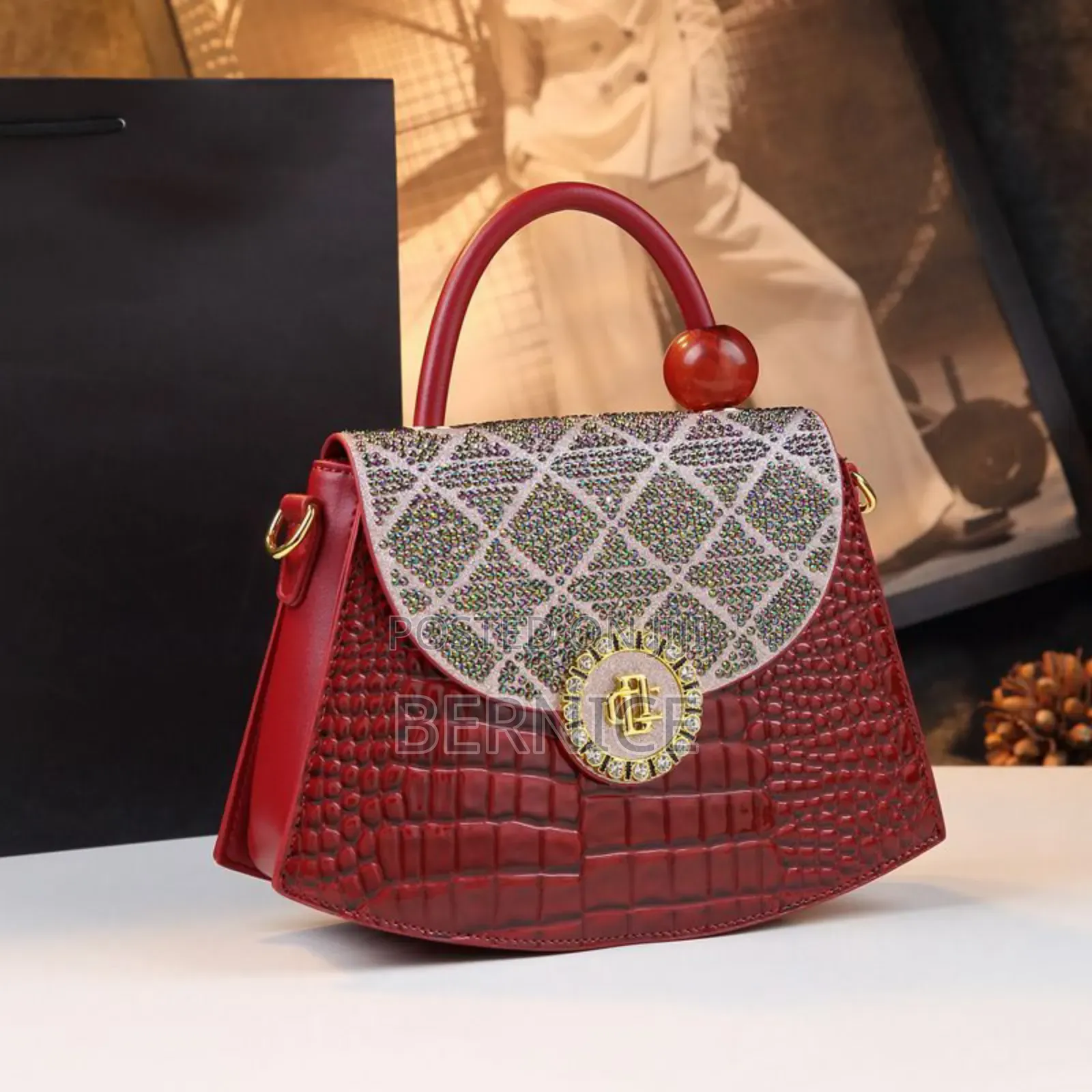 **Classy Top-Handle Handbag – Not Too Big, Not Too Small