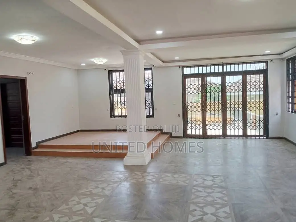 5bdrm House in East Legon for rent