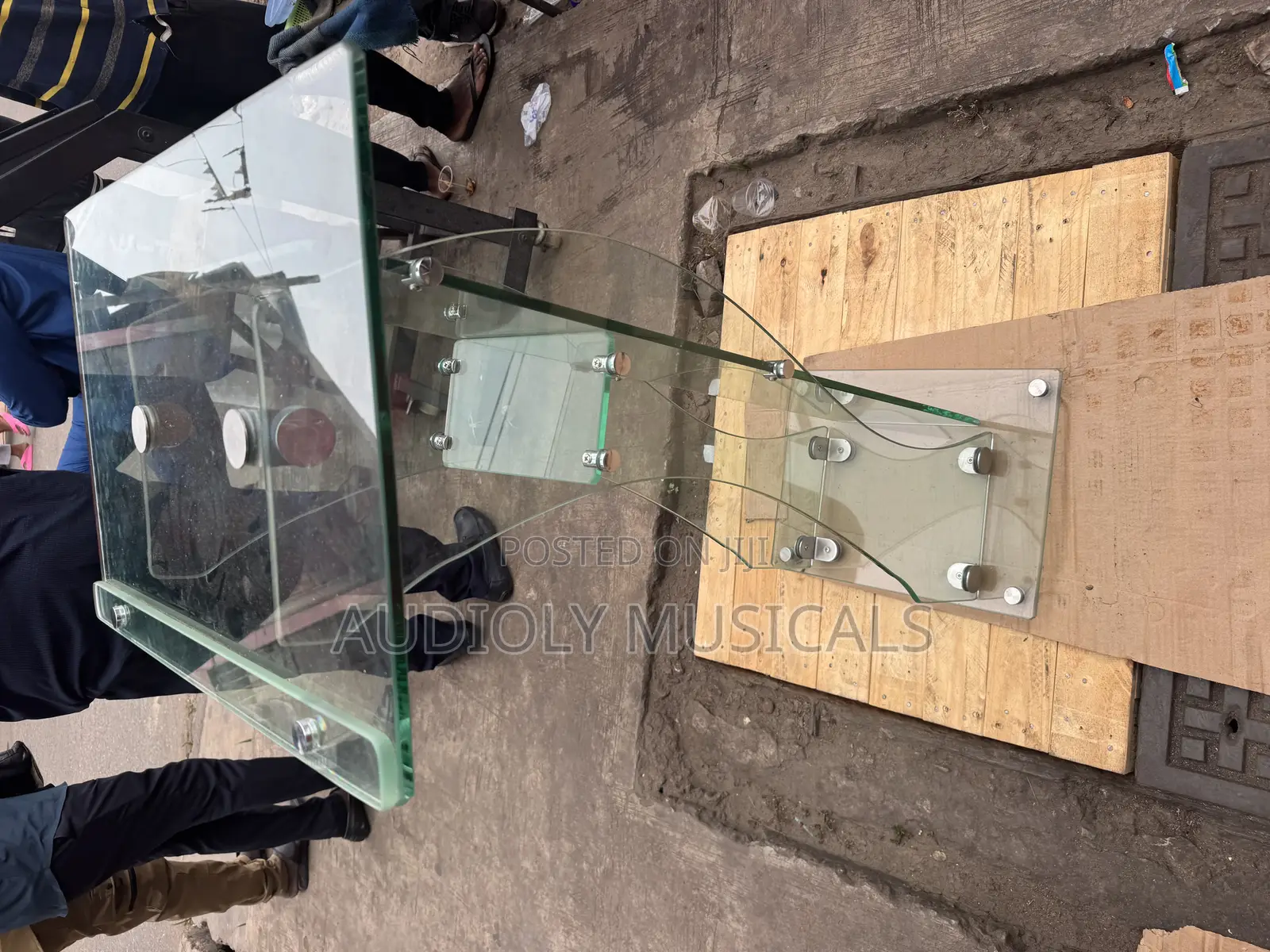 Classic Potable Glass Pulpit