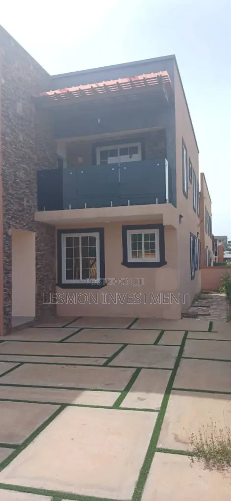 4bdrm Duplex in Airport Residential Area for rent